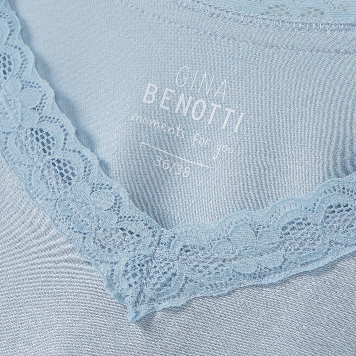 Gina Benotti 2 Damen Unterhemden mit Spitze hellblau / weiss
