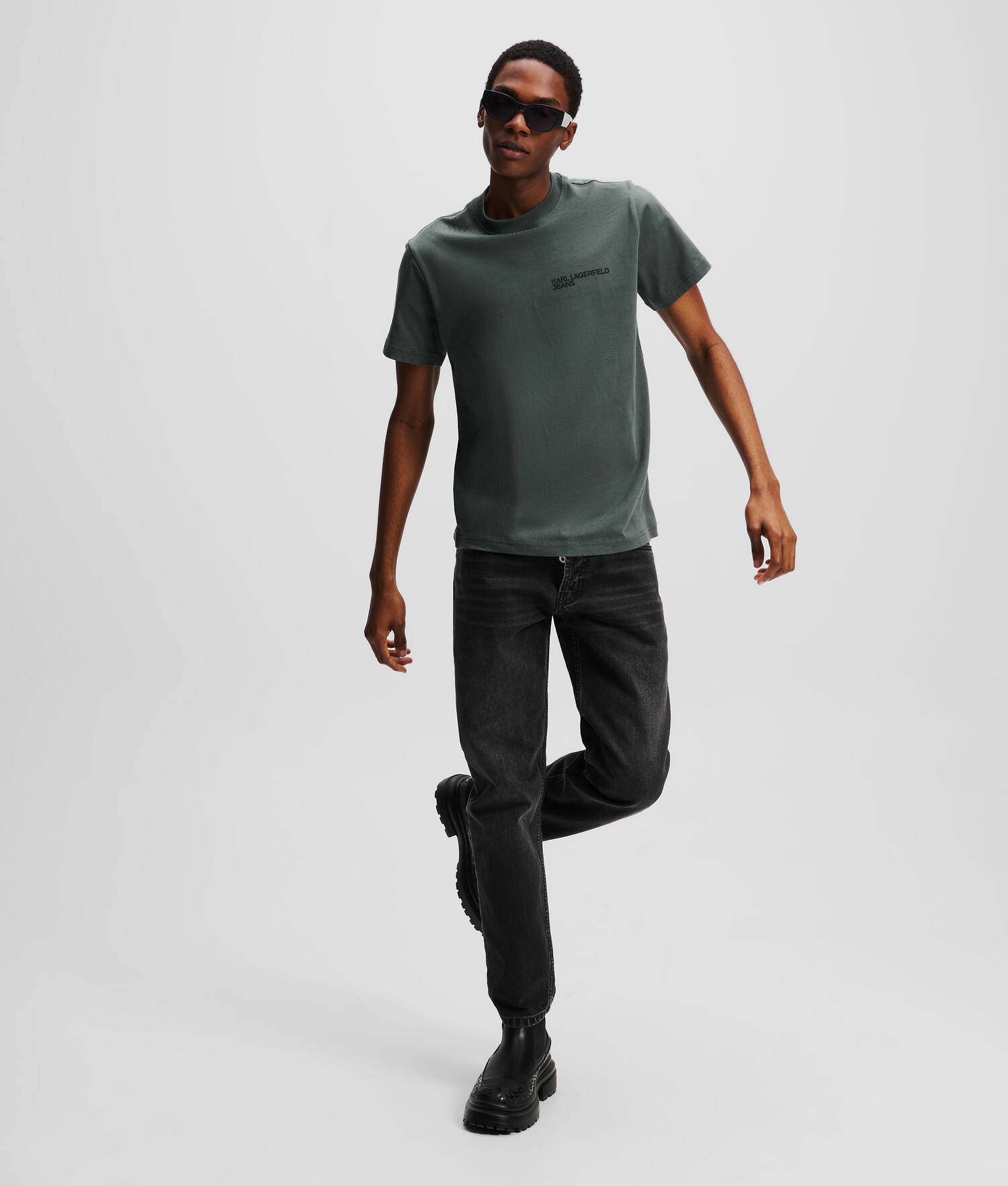 T-SHIRT AJUSTÉ