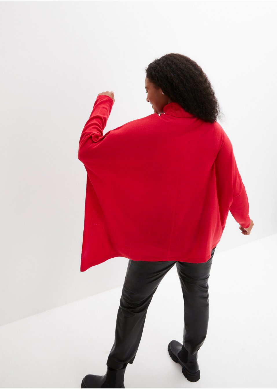 Pull-poncho oversize de coupe asymétrique