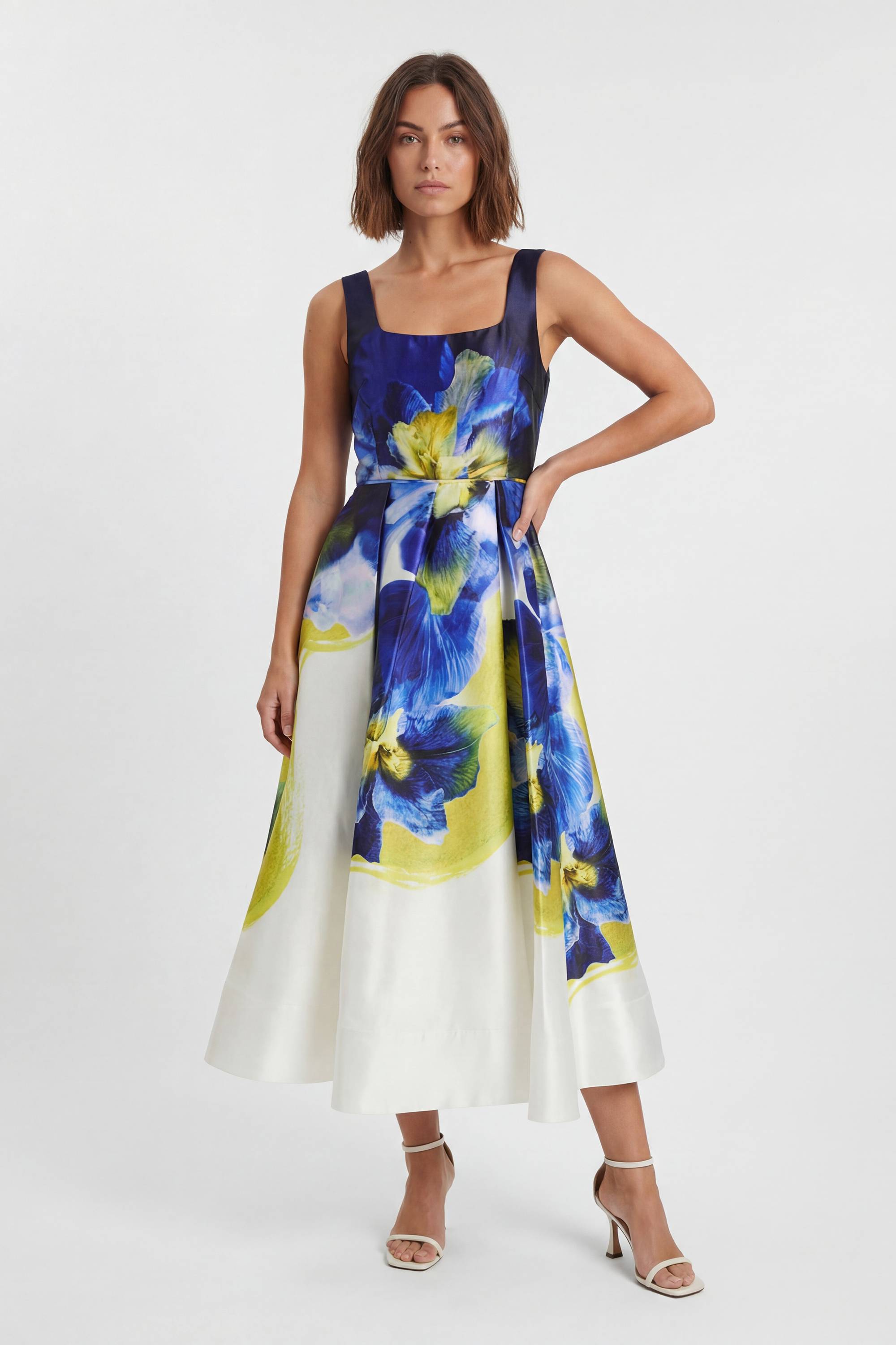 KarenMillen Robe Midi Tissée En Sergé À Imprimé Floral Photographique Pour Bal De Promo