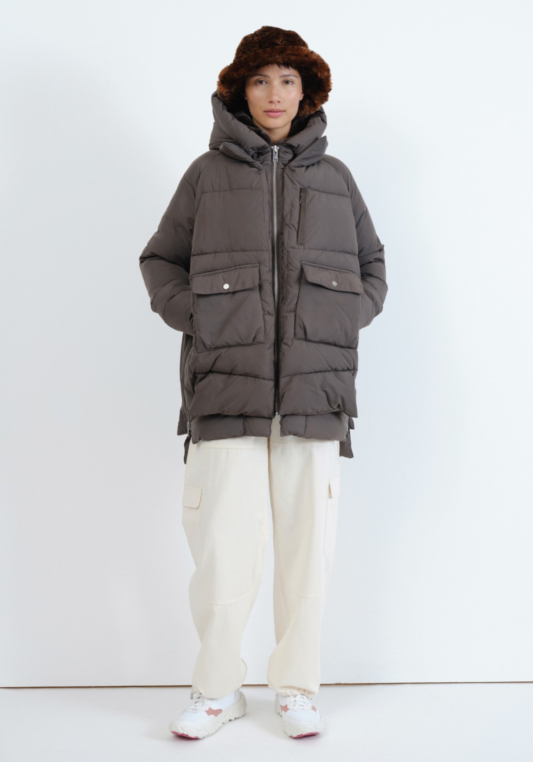 Embassy of Bricks and Logs Puffer-Jacke Lyndon Black Olive
