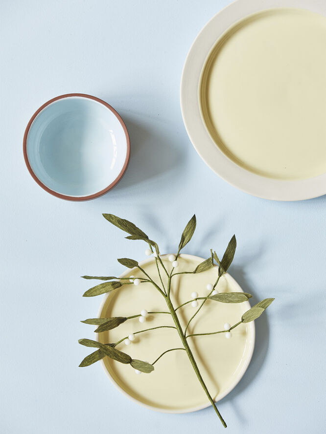 Studio About PLATE, MEDIUM, 2 PCS, CLAY IVORY, GLAZE LIGHT YELLOW, 18515I 193