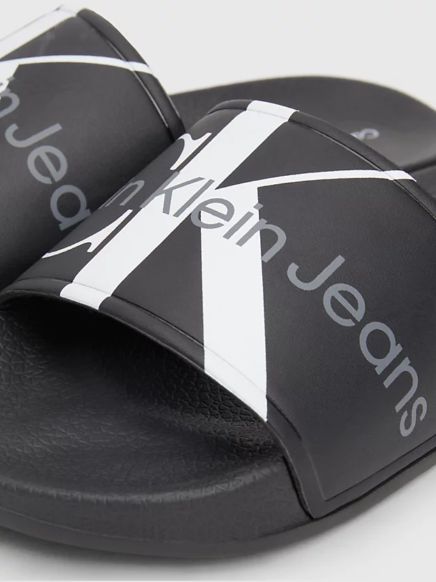 Pantufas infantis com logotipo