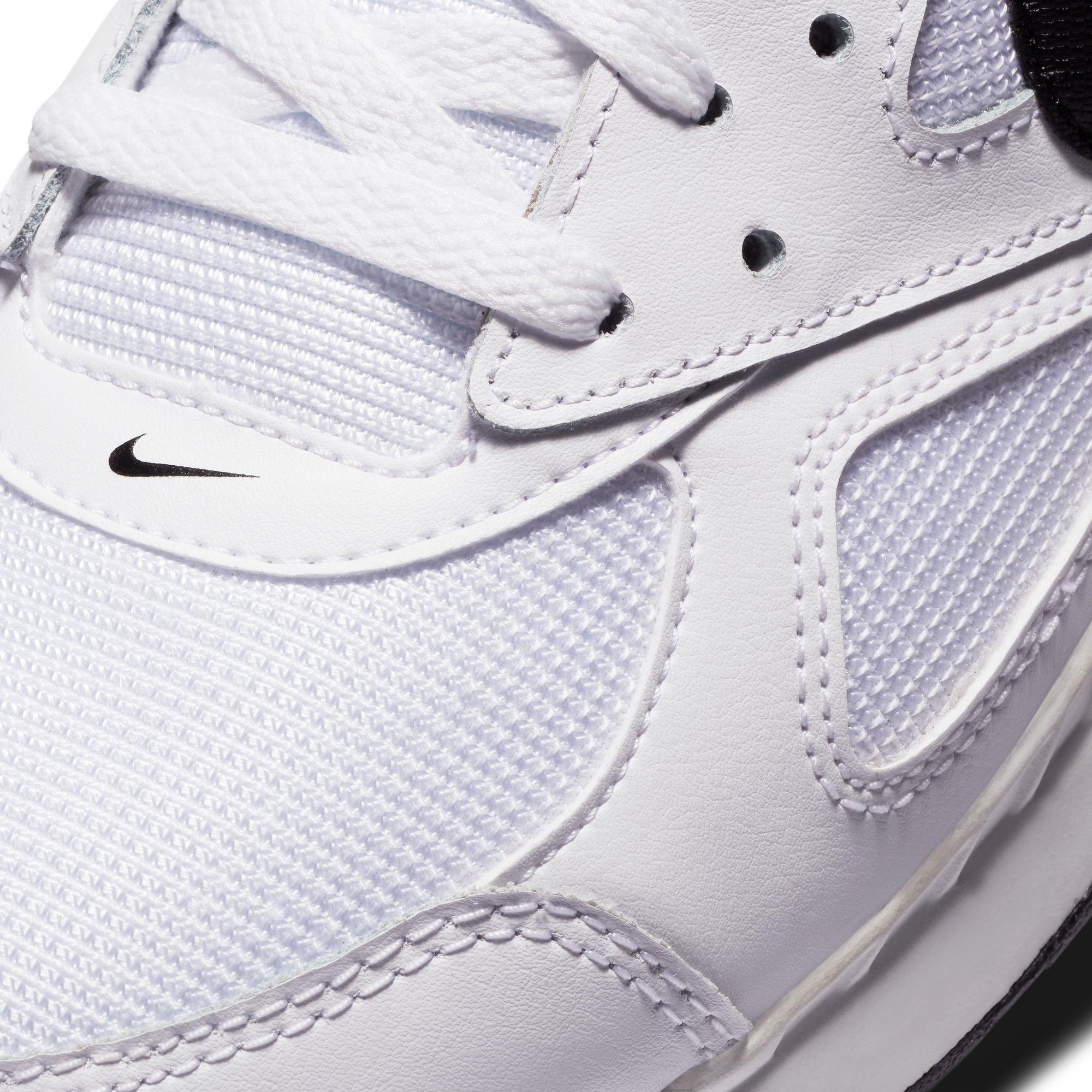 Nike Air Max IVO Trainers