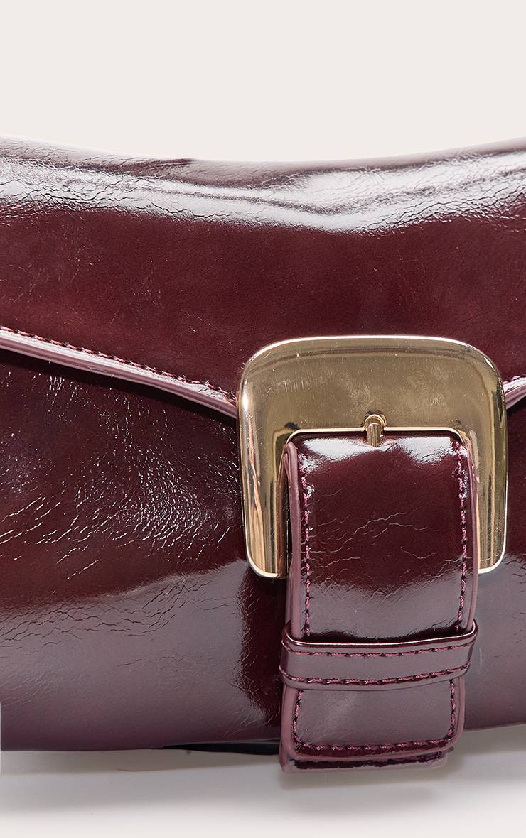 Rouge Bordeaux Sac À Bandoulière En Synthétiquecuir Plissé Avec Boucle