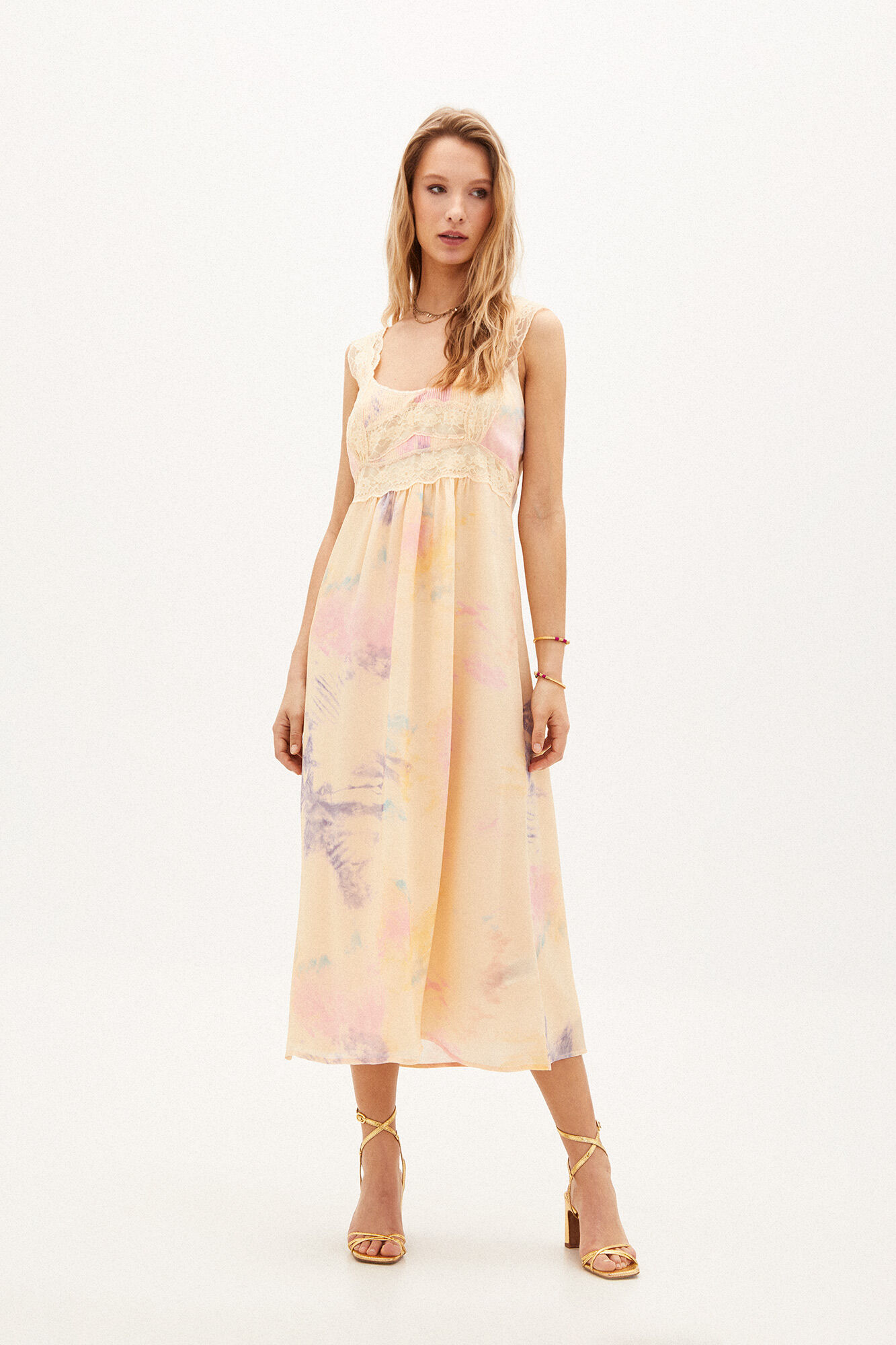 Cintia. Vestido midi com estampa tie-dye - Vários