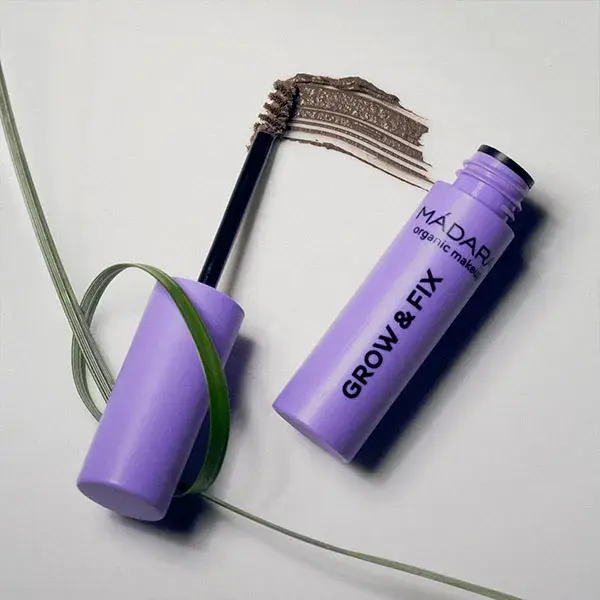 Gel para Sobrancelhas com Cor GROW & FIX da Madara Cosmetics, nº 4 Castanho Acinzentado, 4,25ml