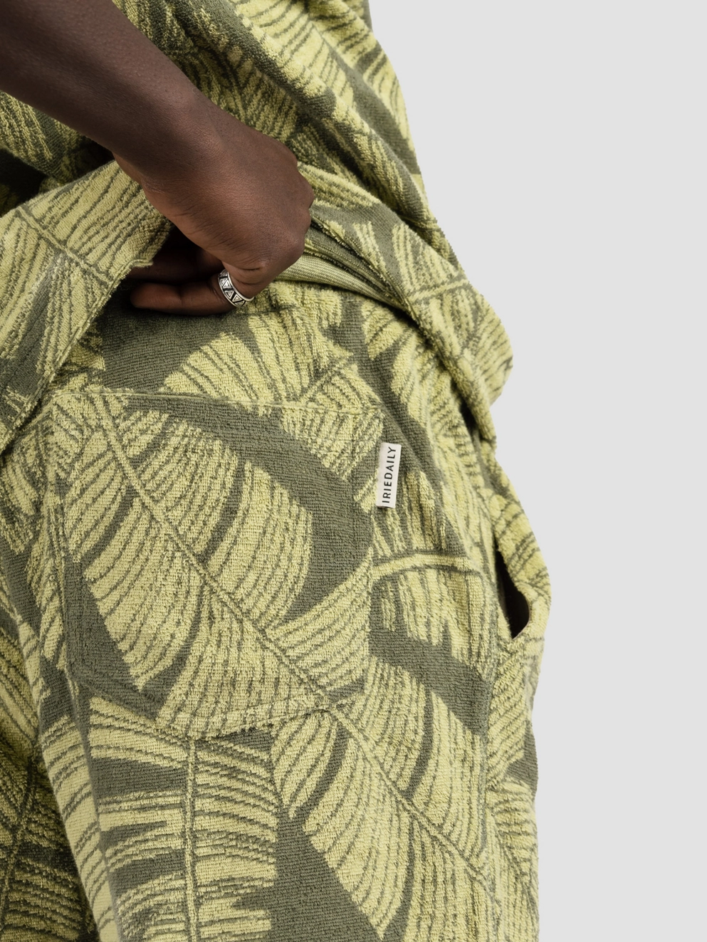 Iriedaily Bananos Shorts light olive