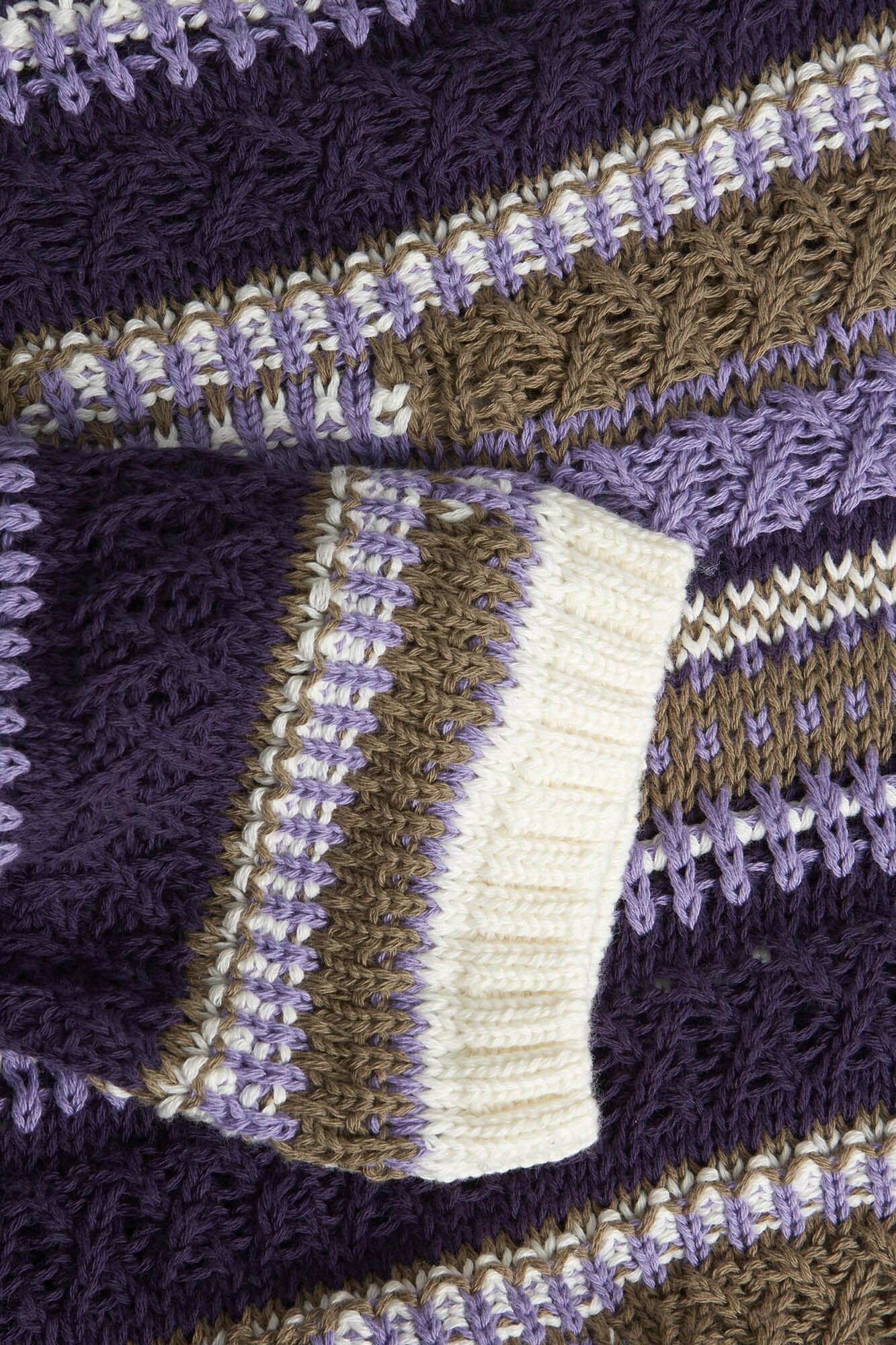 Suéter feminino multicolorido de tricô médio