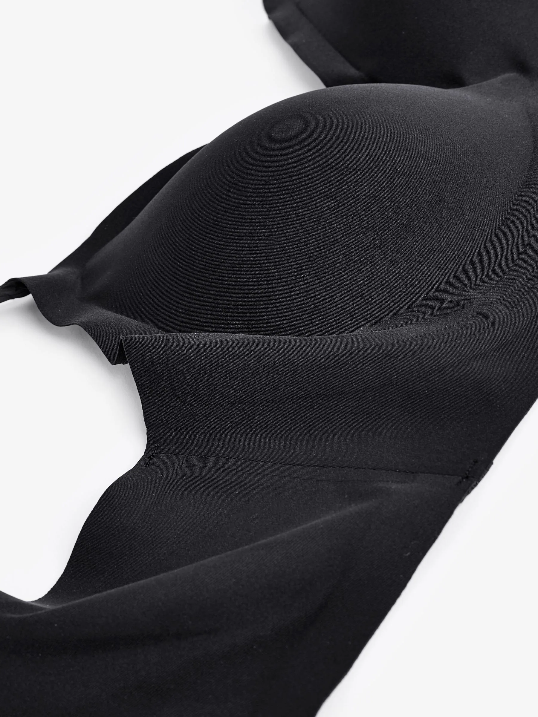 Zwart - Gladstrijkende beha's zonder beugel met lichte vulling voor ultiem comfort