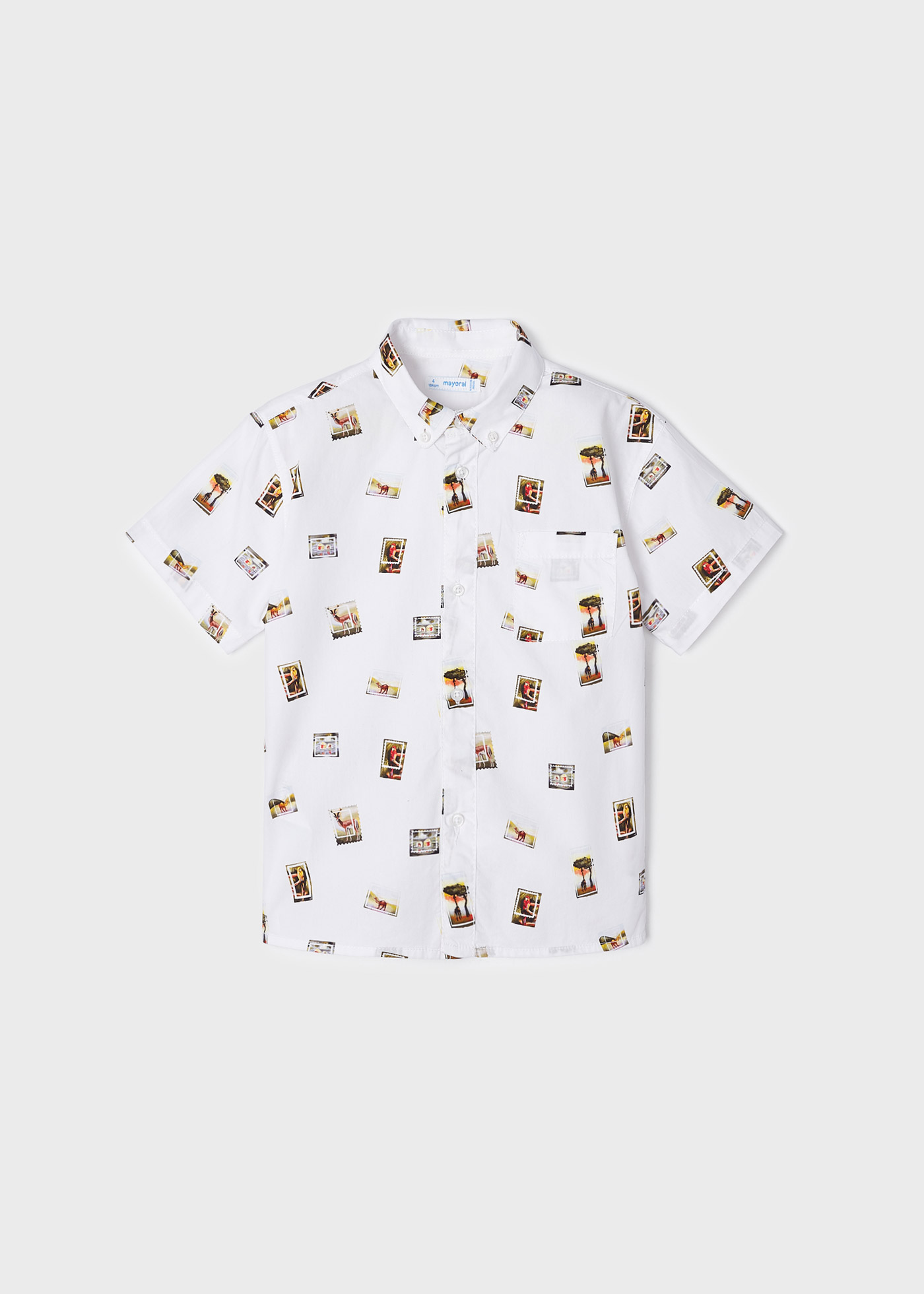 Camisa estampada de manga curta feita com algodão sustentável para meninos