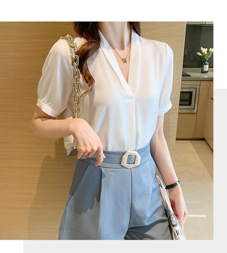 Hanji - Blouse met korte mouwen en V-hals