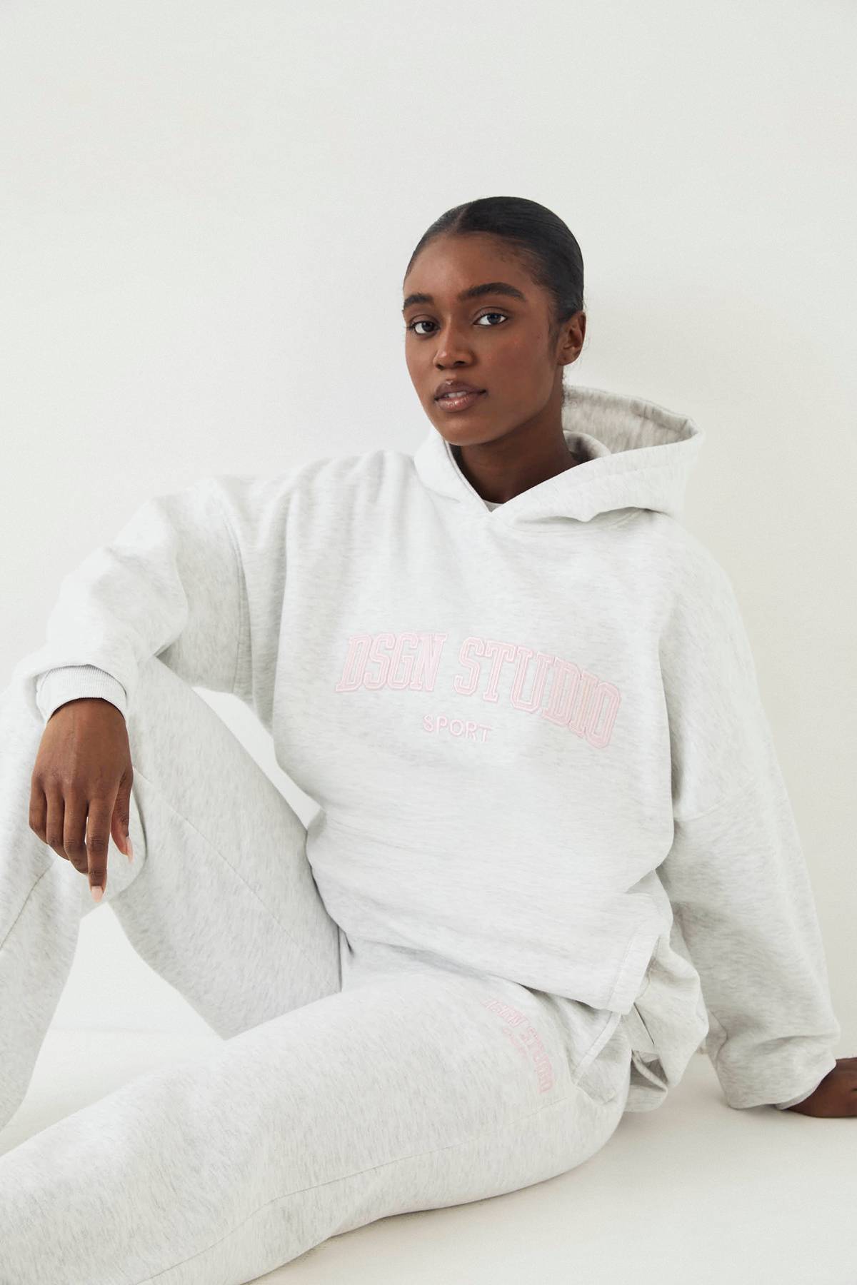 Sweat à Casynthétiqueche Surdimensionné DSGN Studio avec Appliqué