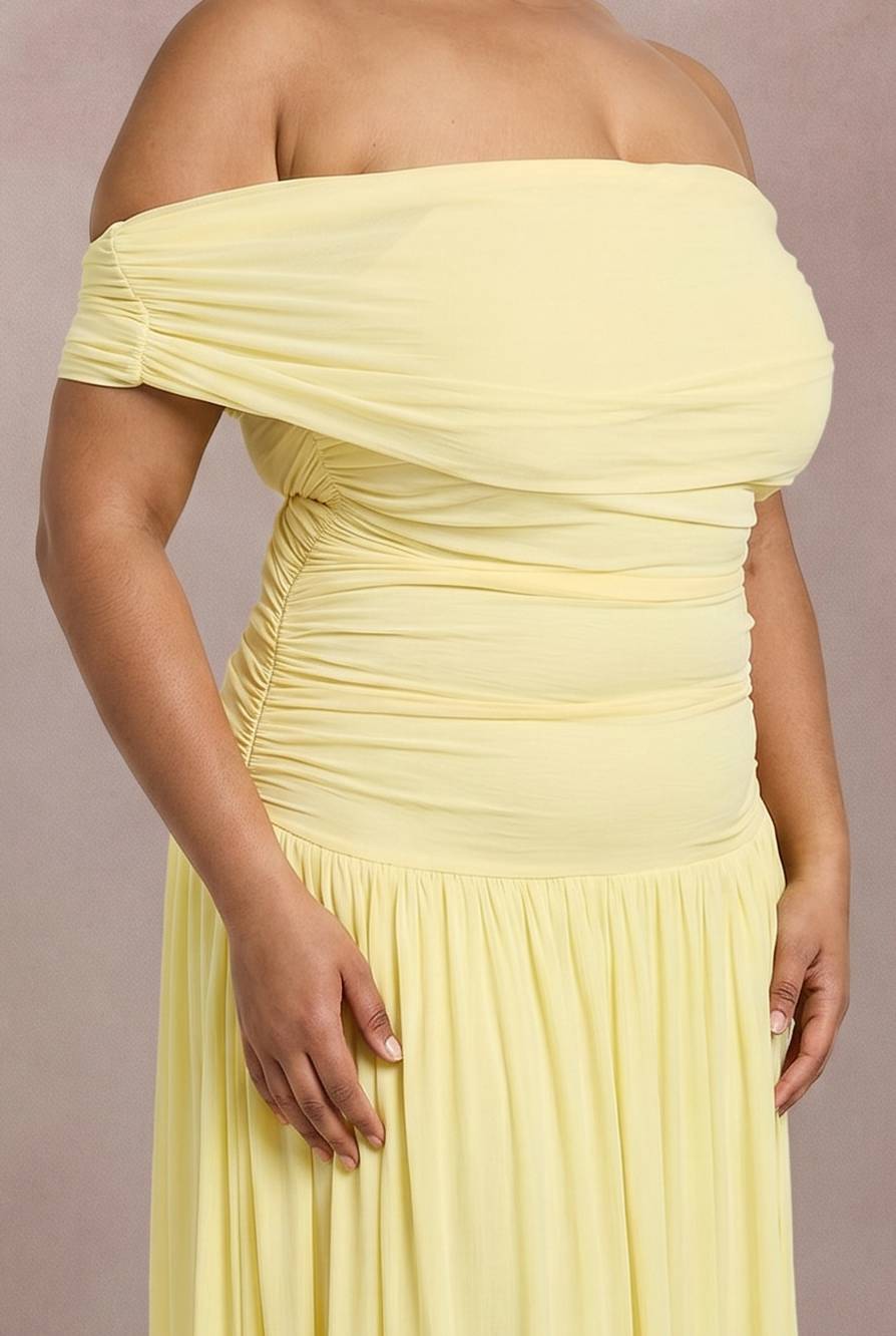 boohoo Robe Maxi Grande Taille À Taille Basse Et Fronces