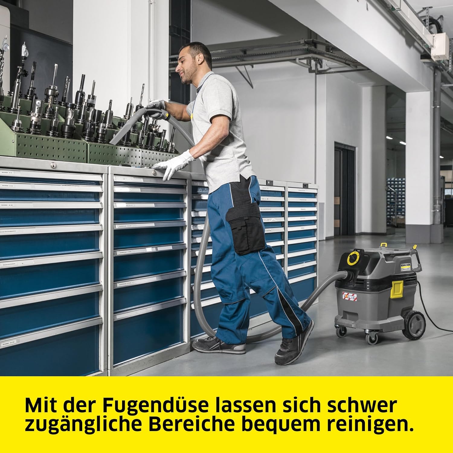 Karcher Nass- und Trockensauger NT 30/1 Tact L, Leistung: max. 1380 W, Flachfaltenfilter, Kunststoffbehälter: 30 l, Saugschlauch: 2,5 m, Krümmer, breite Nass-/Trockenbodendüse (360 mm), Fugendüse