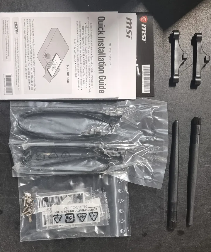 [OUTLET] - MSI MAG X670E TOMAHAWK WIFI - Bundkort - ATX - Socket AM5 - AMD X670 Chipset - USB 3.2 Gen 1, USB 3.2 Gen 2, USB-C Gen 2x2, USB-C 3.2 Gen2 - 2.5 Gigabit LAN, Wi-Fi 6, Bluetooth - onboard grafik (CPU påkrævet) - HD Audio (8-kanaler)