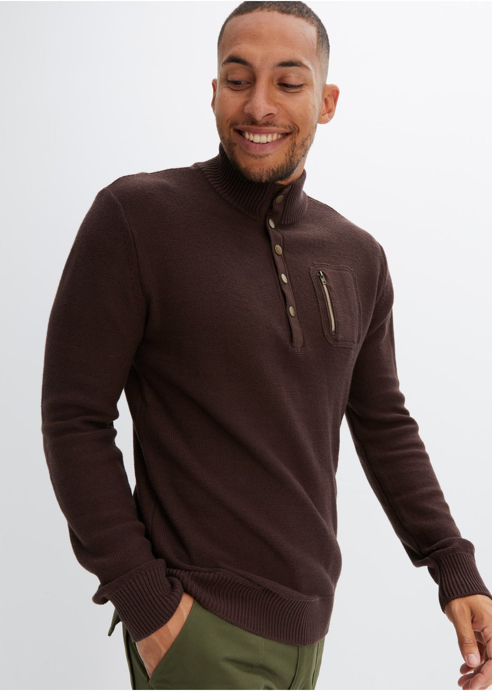 Pull à patte de boutonnage