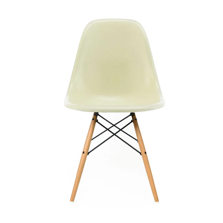 Vitra - Eames Fiberglass Side Chair DSW, Ahorn gelblich / Eames parchment (Filzgleiter weiss)