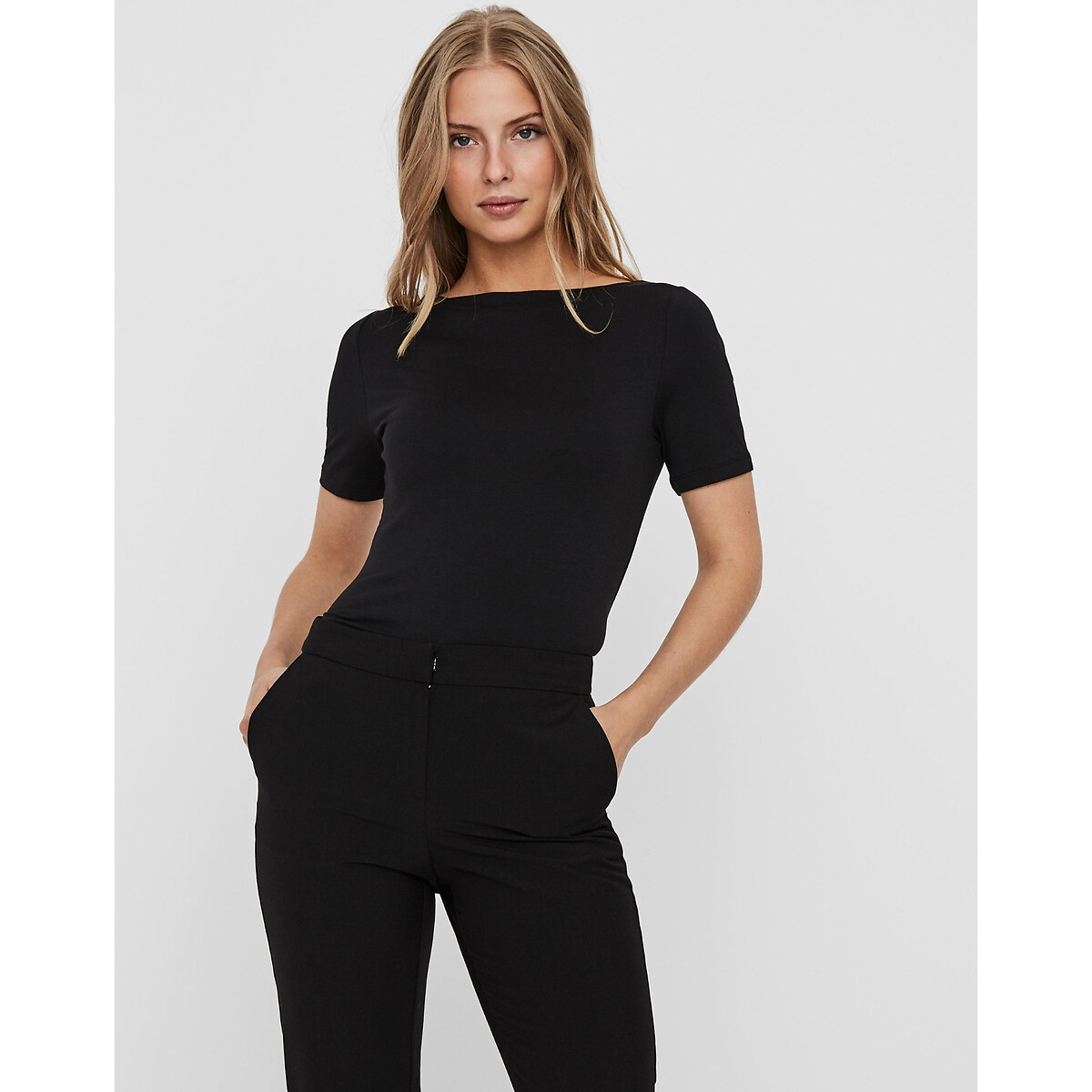 VERO MODA<br>Camiseta com decote canoa e mangas curtas