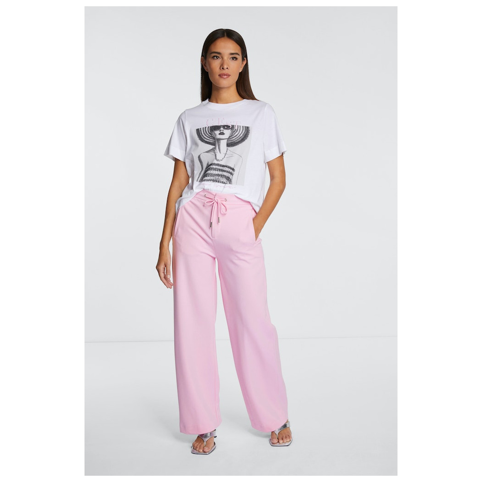 Rich & Royal T-Shirt with woman C'est la vi