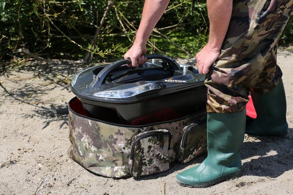 Bateau Amorceur BaitStar Baitboats Pro All-in-One Carbon (avec Échosondeur & GPS)