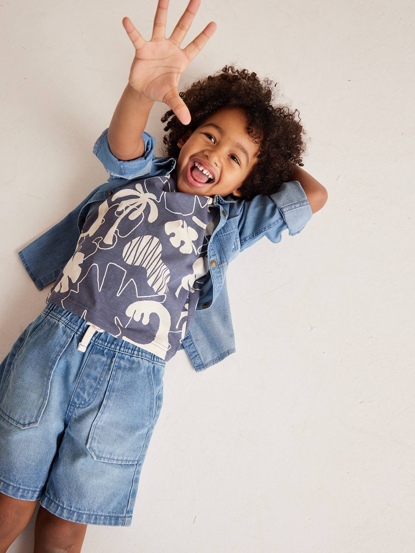 Camiseta infantil masculina com estampas exóticas gigantes, azul ardósia