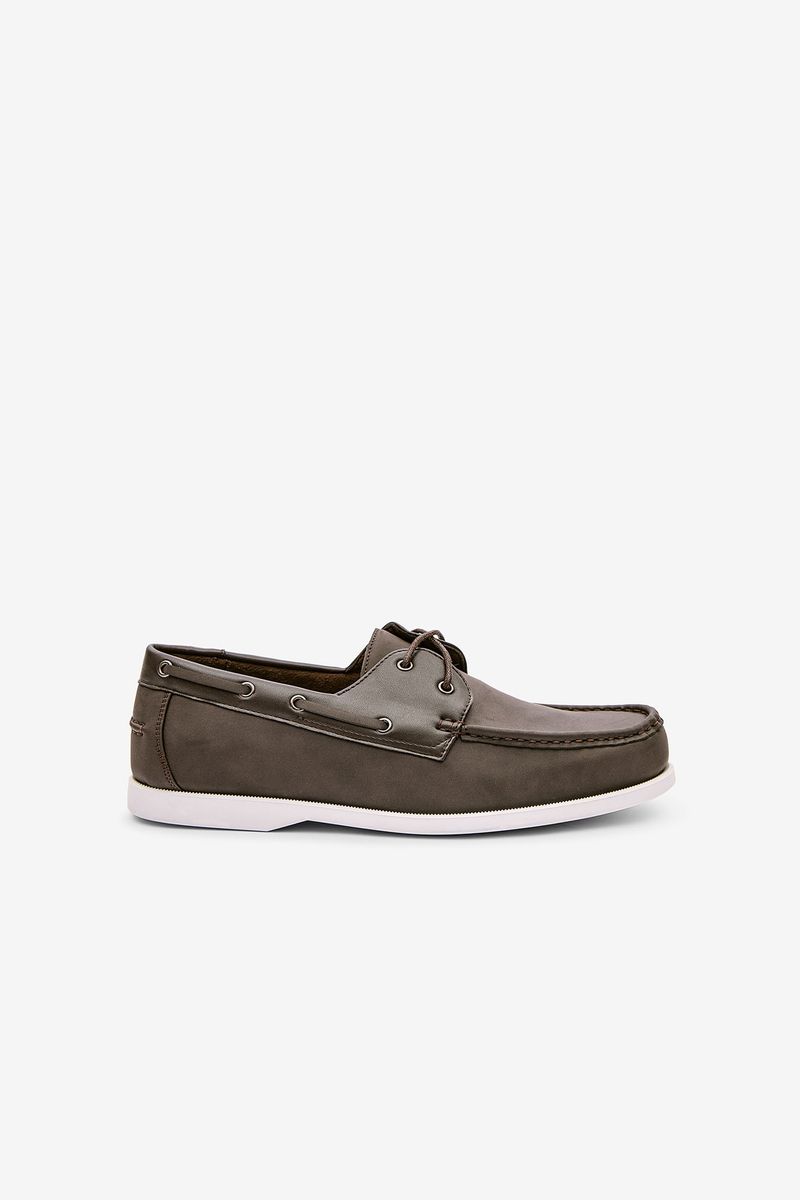 SAPATOS DE VELA COM SOLA EM CONTRASTE