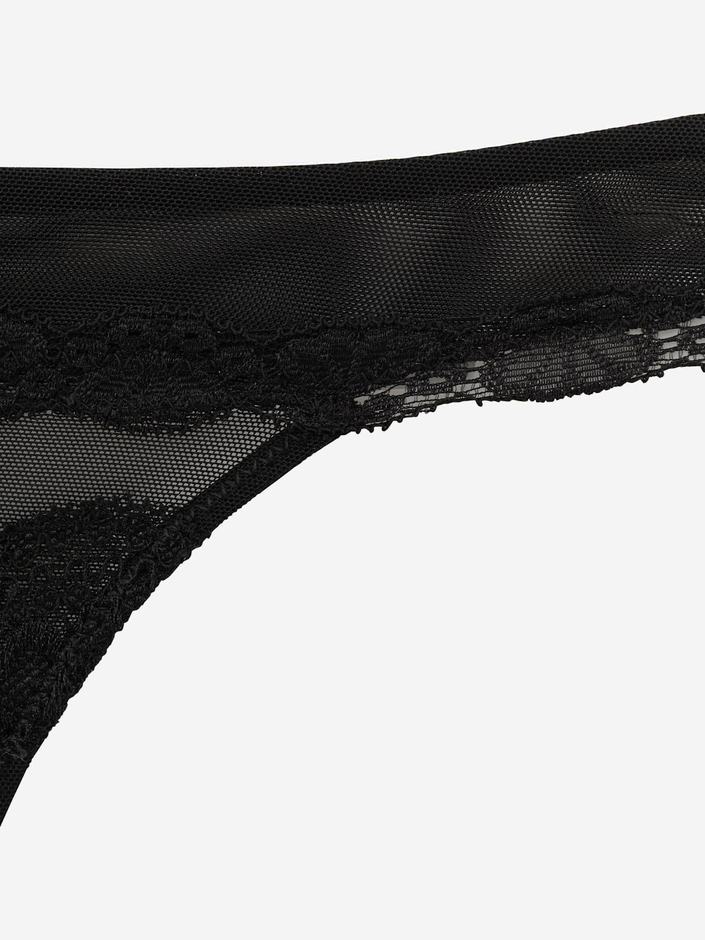 String détails en dentelle délicats