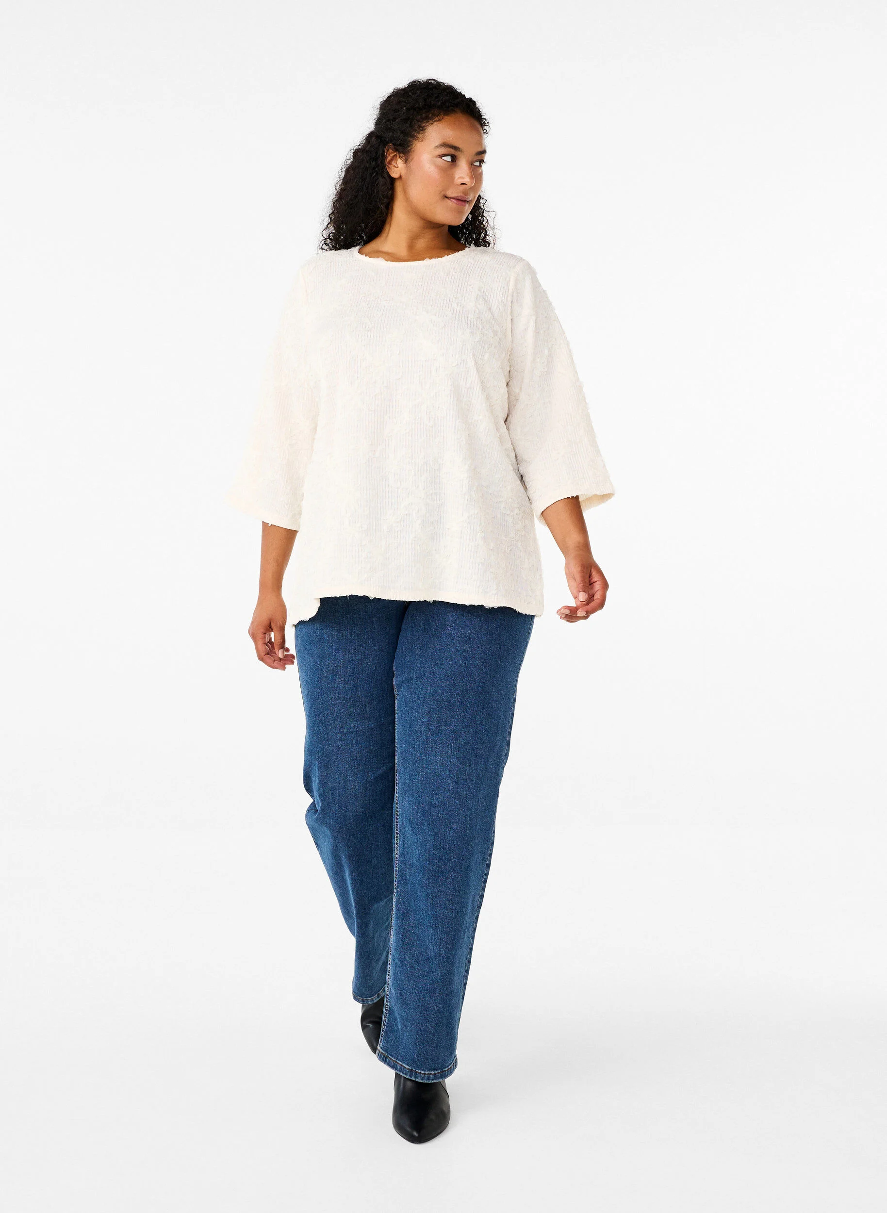 Bluse med 3/4 ærmer og 3D blomster