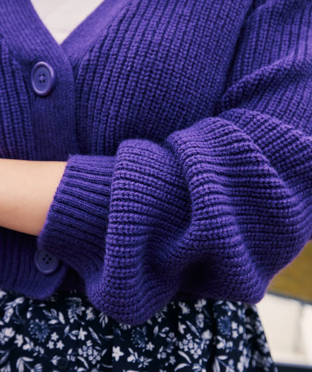 CARDIGAN TRICOT FILLE EN FIBRES RECYCLÉES VIOLET AVEC BOUTONS