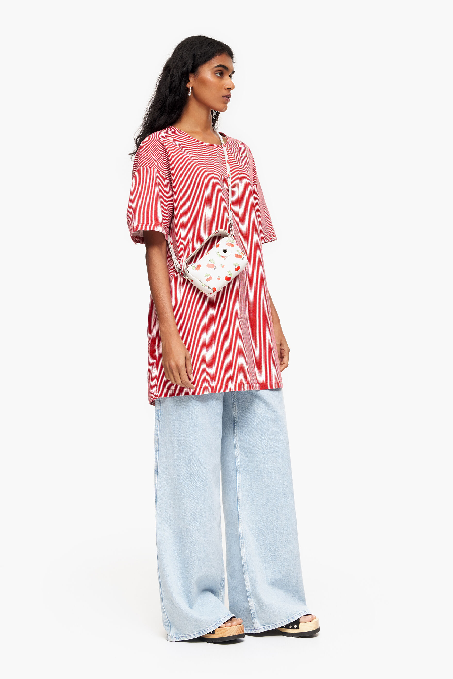 Vestido curto de jeans vermelho