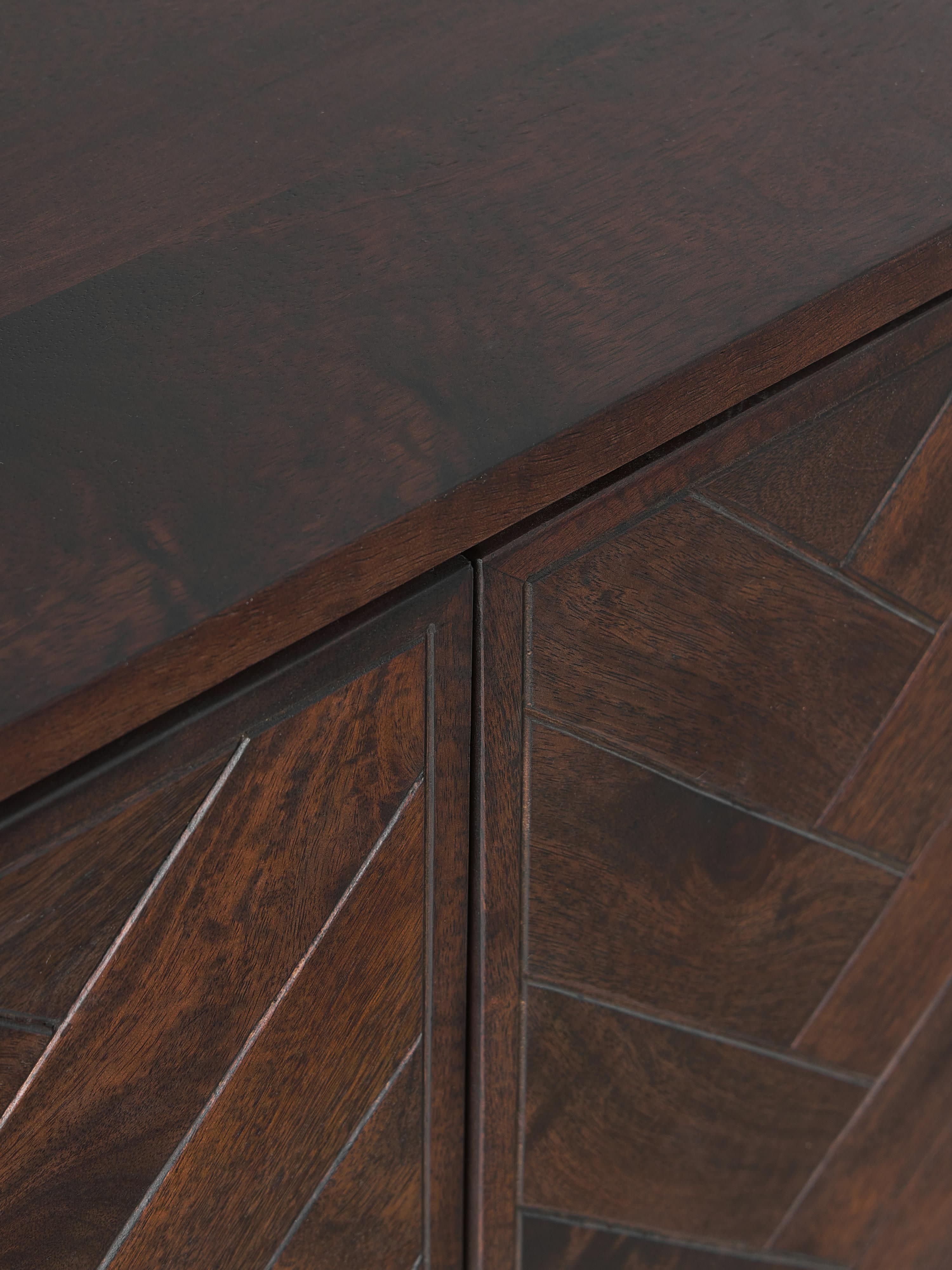 Dressoir Luca van mangohout met visgraat-patroon
