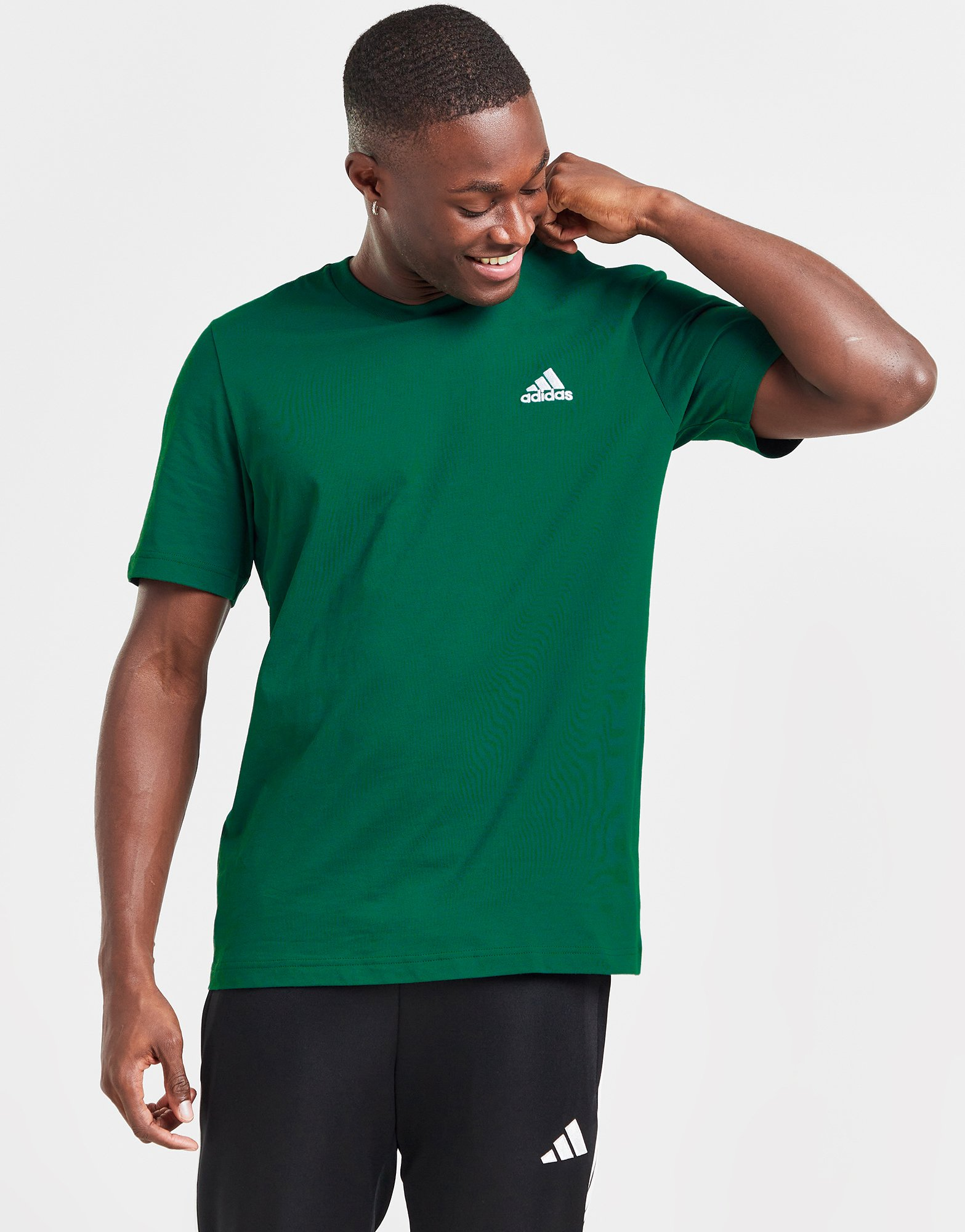 adidas T-shirt en jersey à petit logo brodé Essentials
