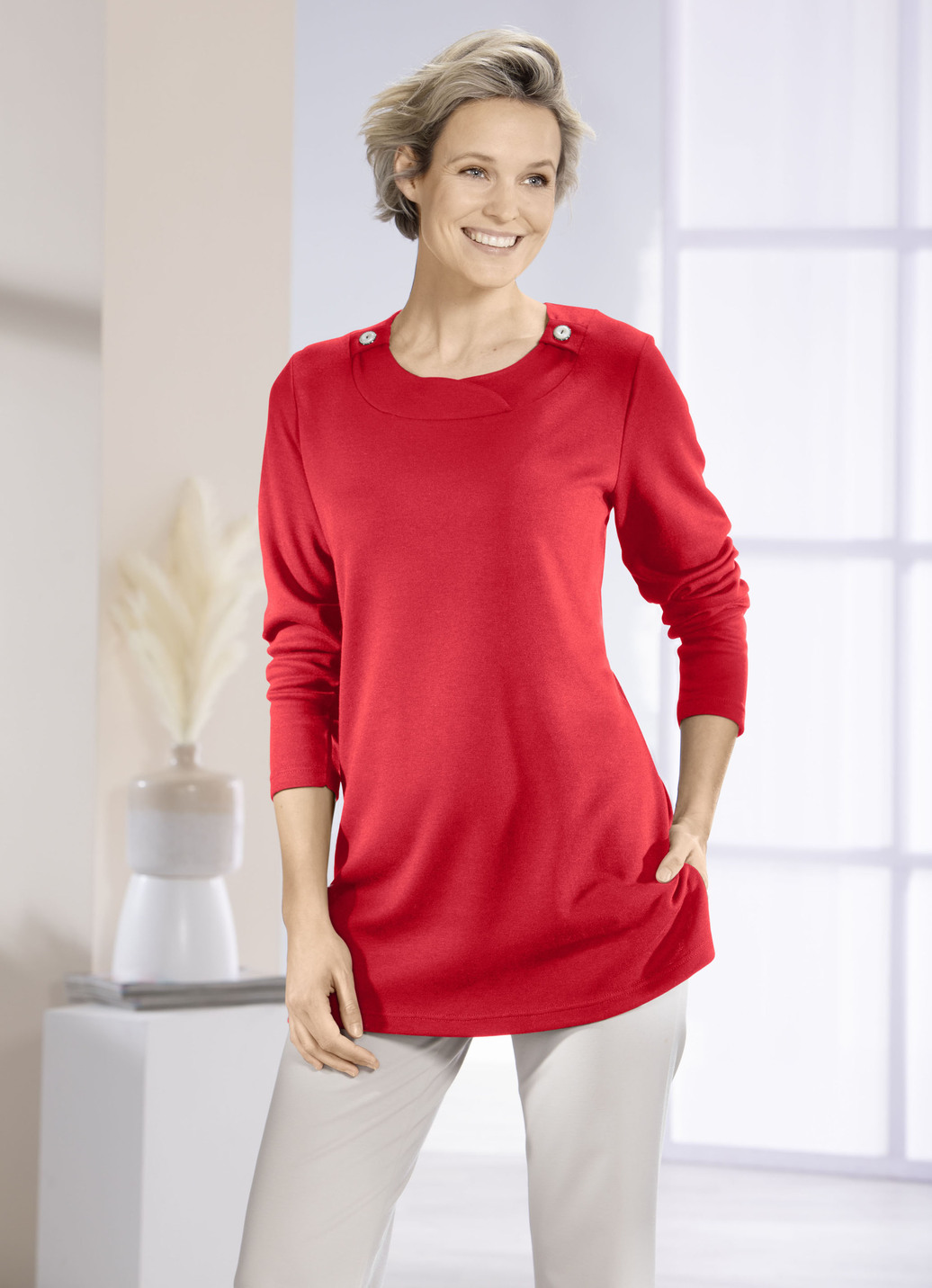 Sweatshirt mit Zierknöpfen in 2 Farben