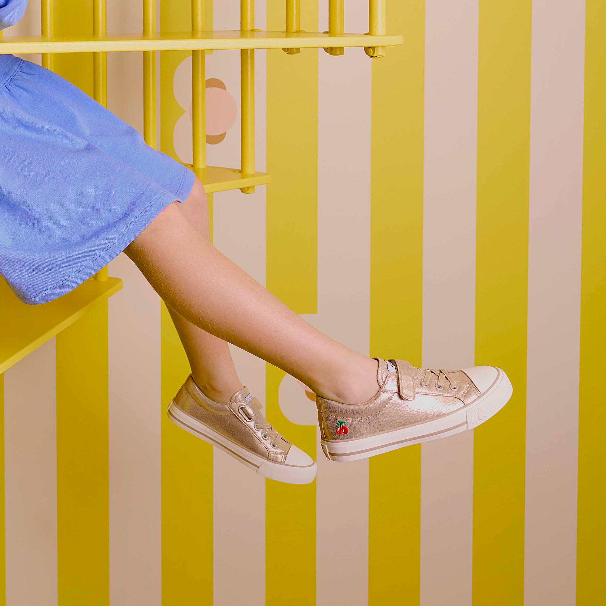 Baskets en toile Fille or