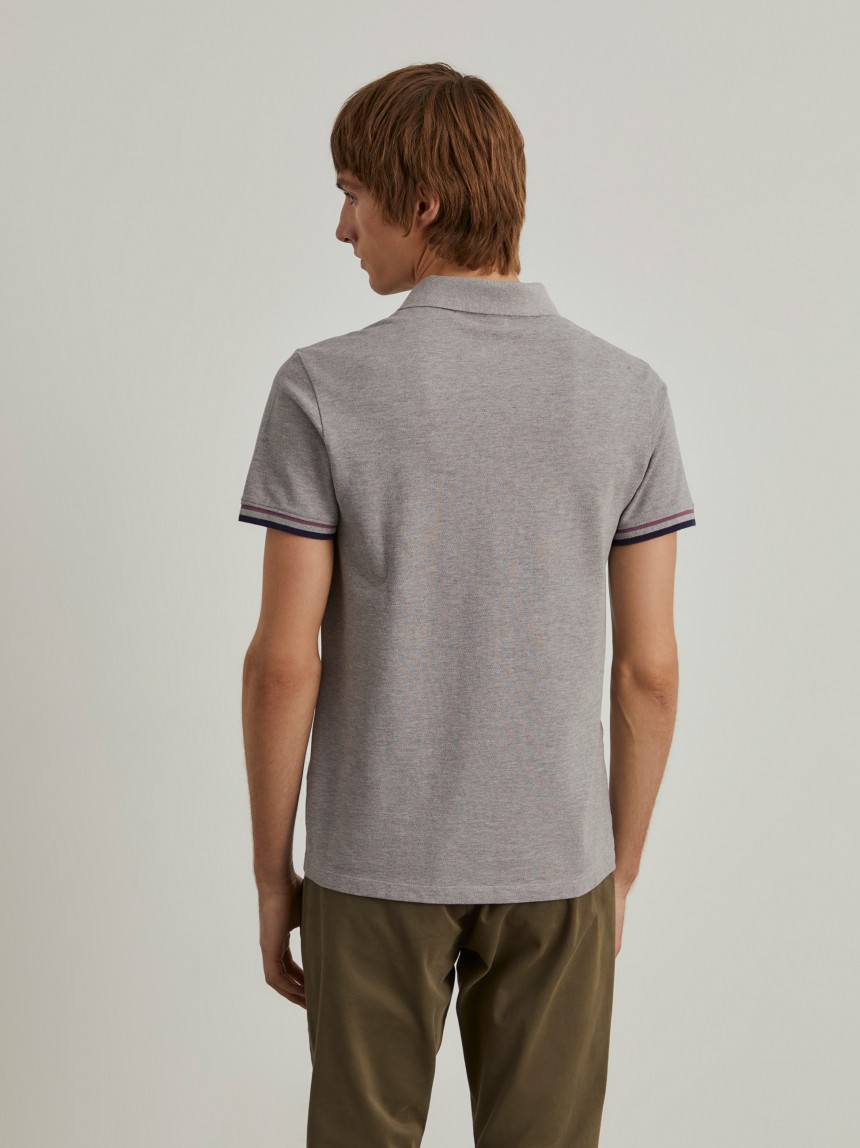 Polo piqué slim fit com riscas