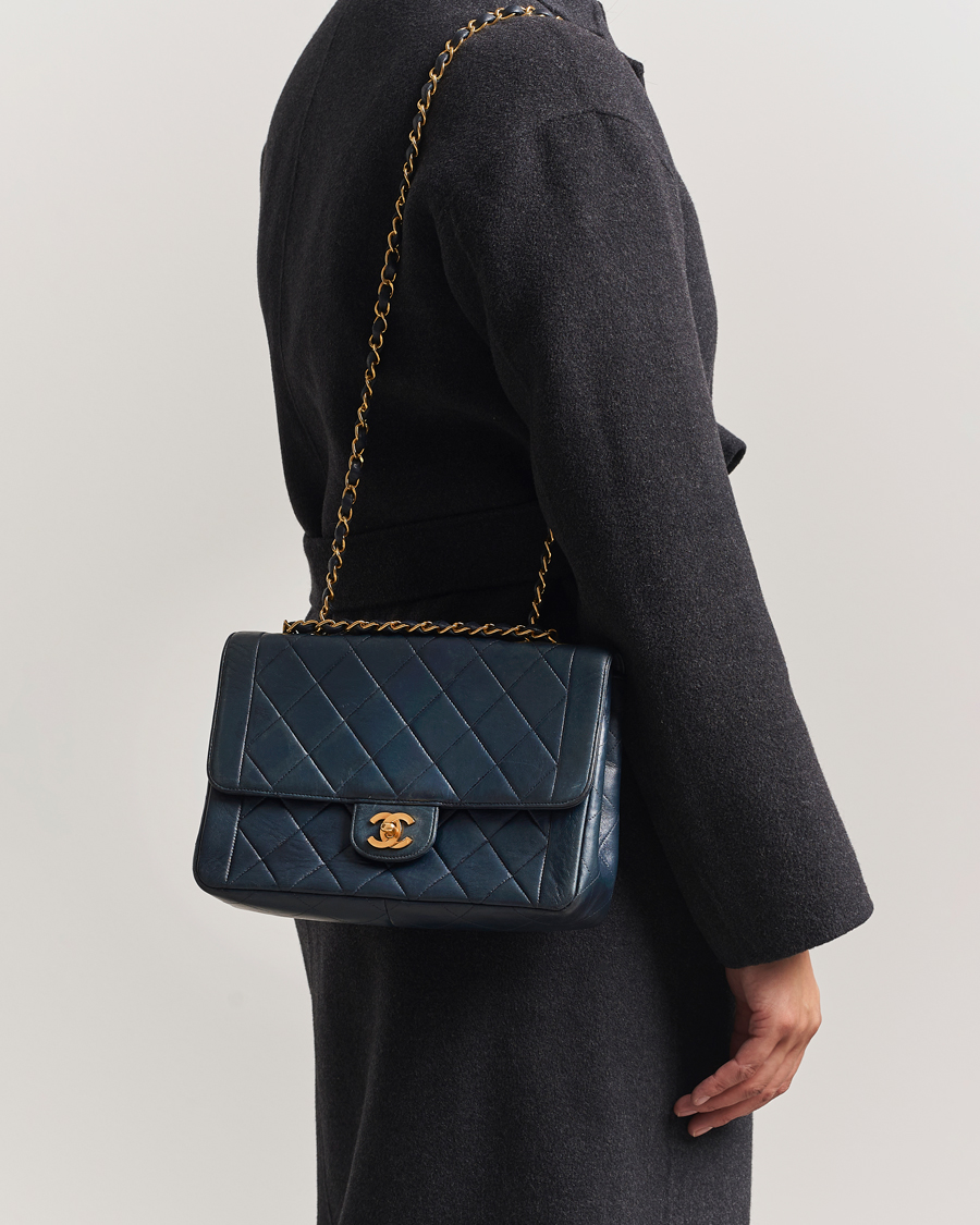 Chanel Pre-Owned Classic Medium Single Flap Bag Lambskin Navy