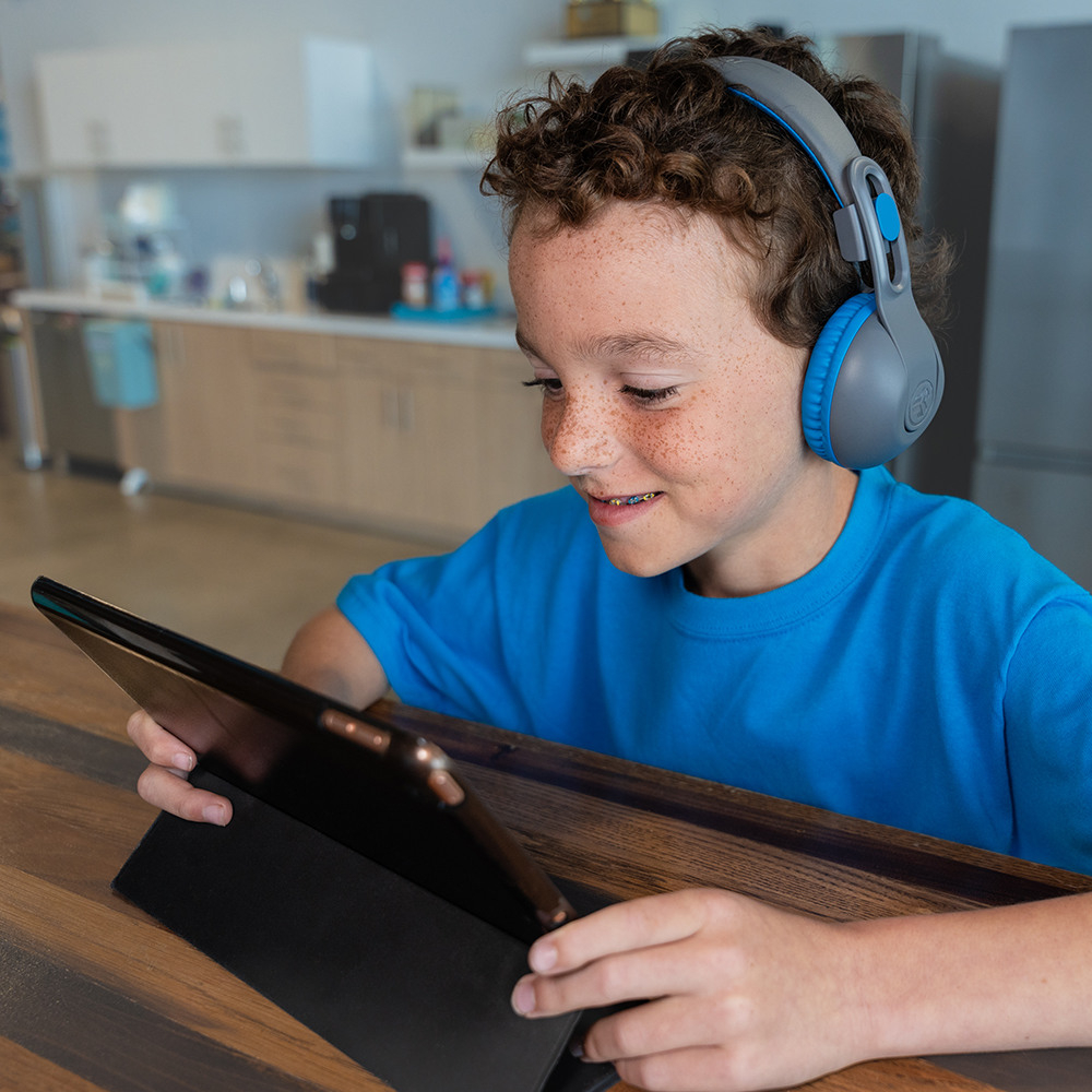 JBuddies Studio2 Kinder Bluetooth On-Ear Kopfhörer 85-95dB Begrenzte Lautstärke (IEUHBKSTU2RGRYBLU122) - Grau / Blau