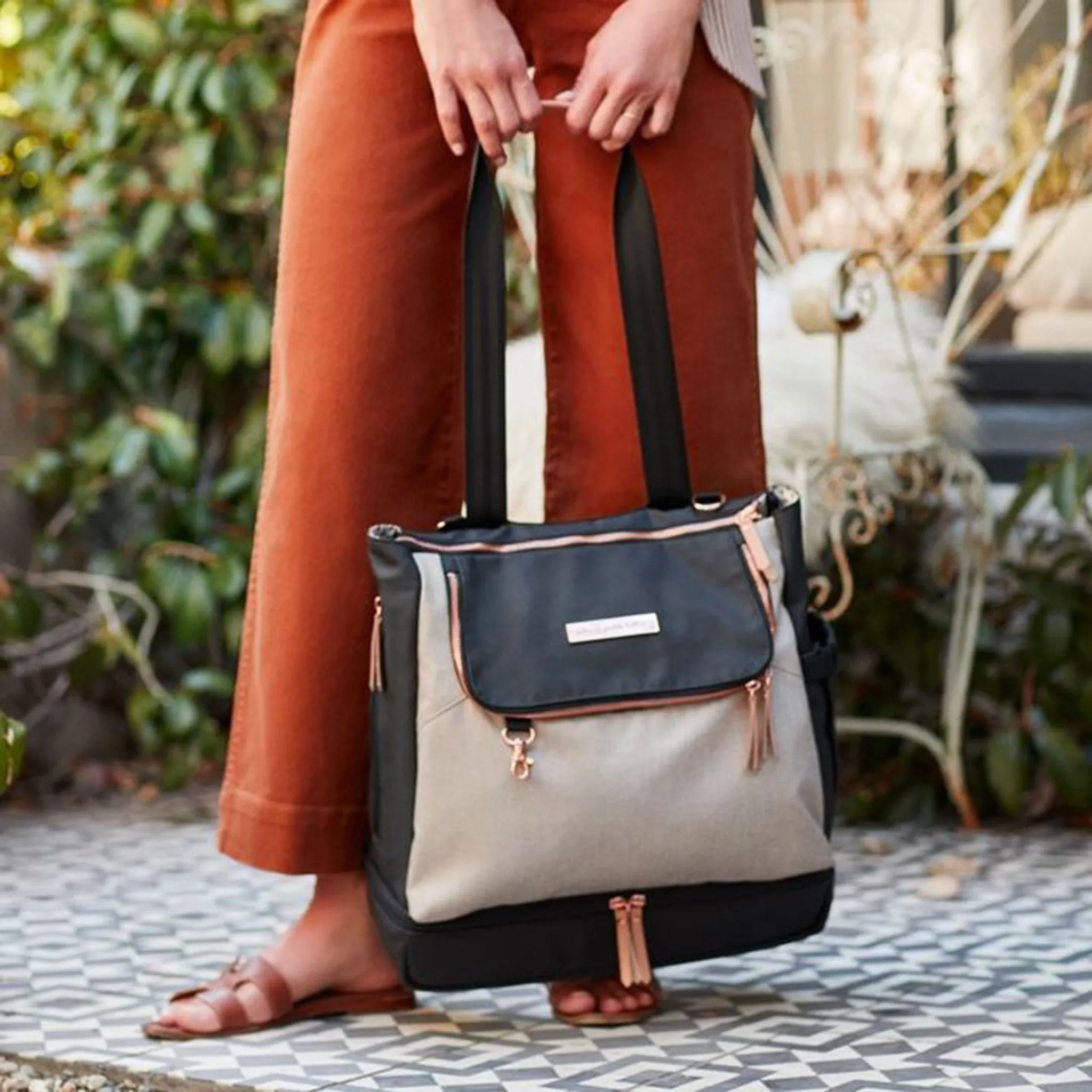 Petunia Pickle Bottom Sac à Couches À Dos Pivot - Noir  Sable