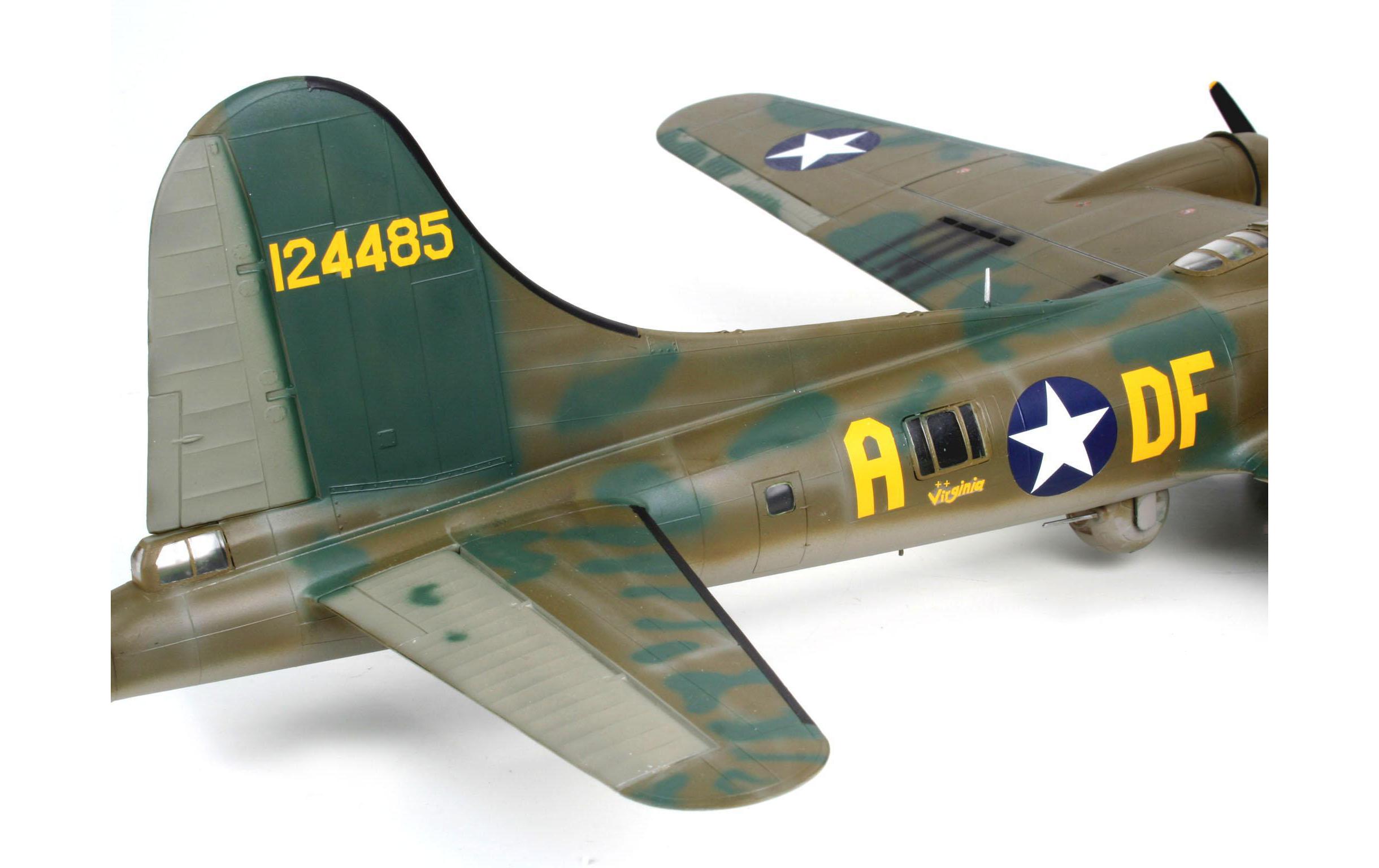 Bausatz Boeing B-17F Memphis Belle 1:48Kunststoff Modellbausatz