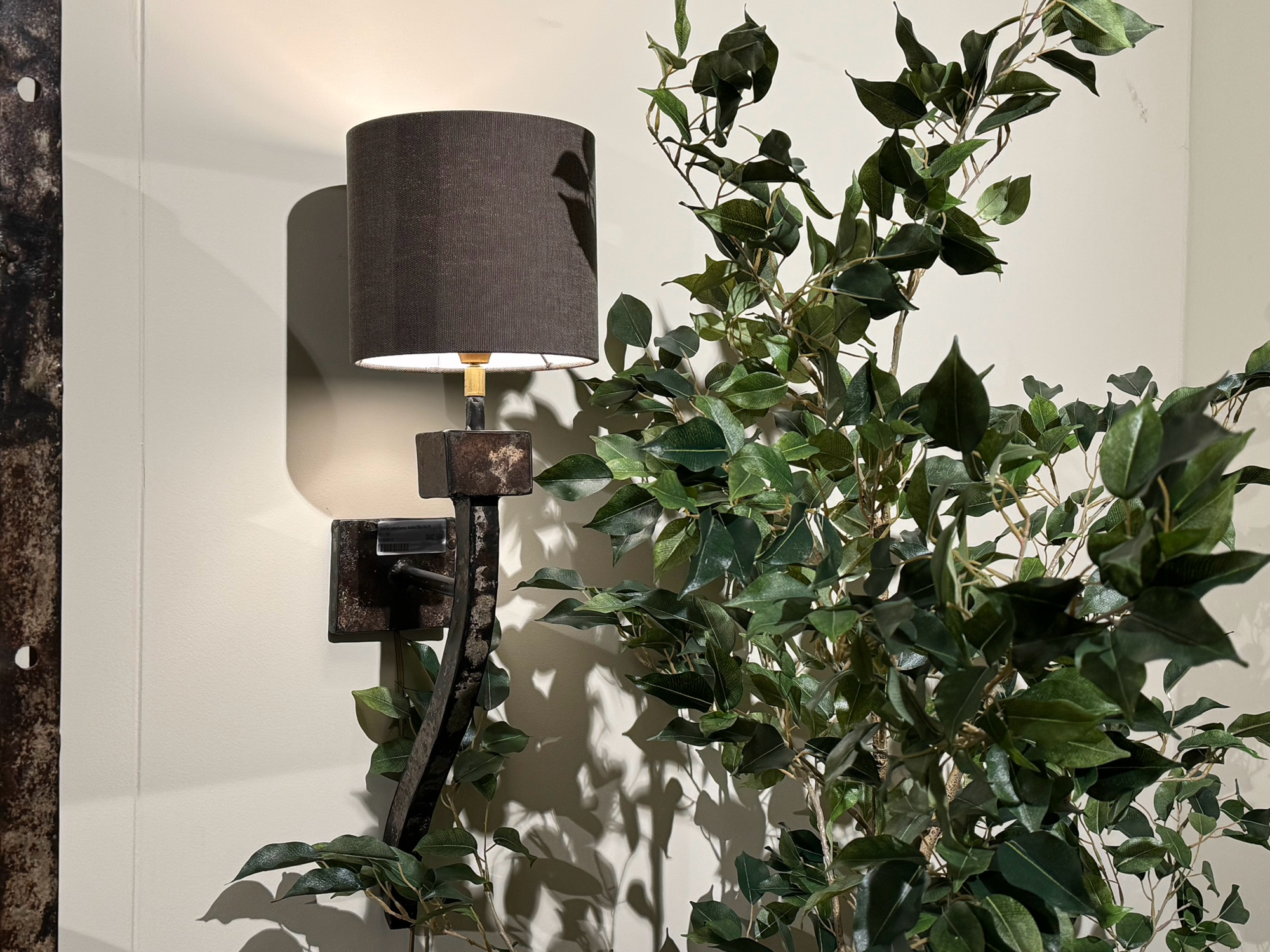 IJzeren wandlamp Sofia