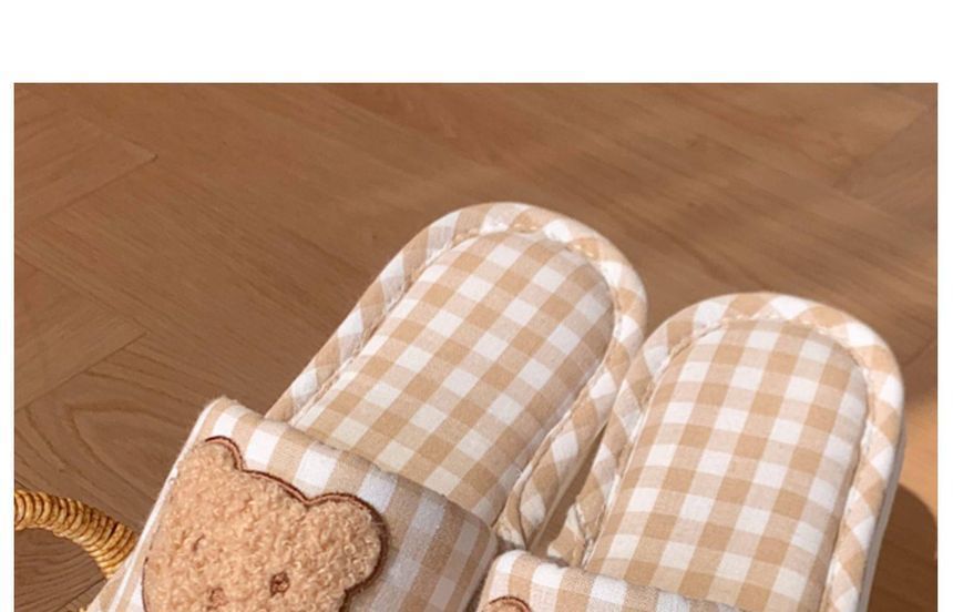 Honkizz - pantoffels met geborduurde beer en ruitmotief