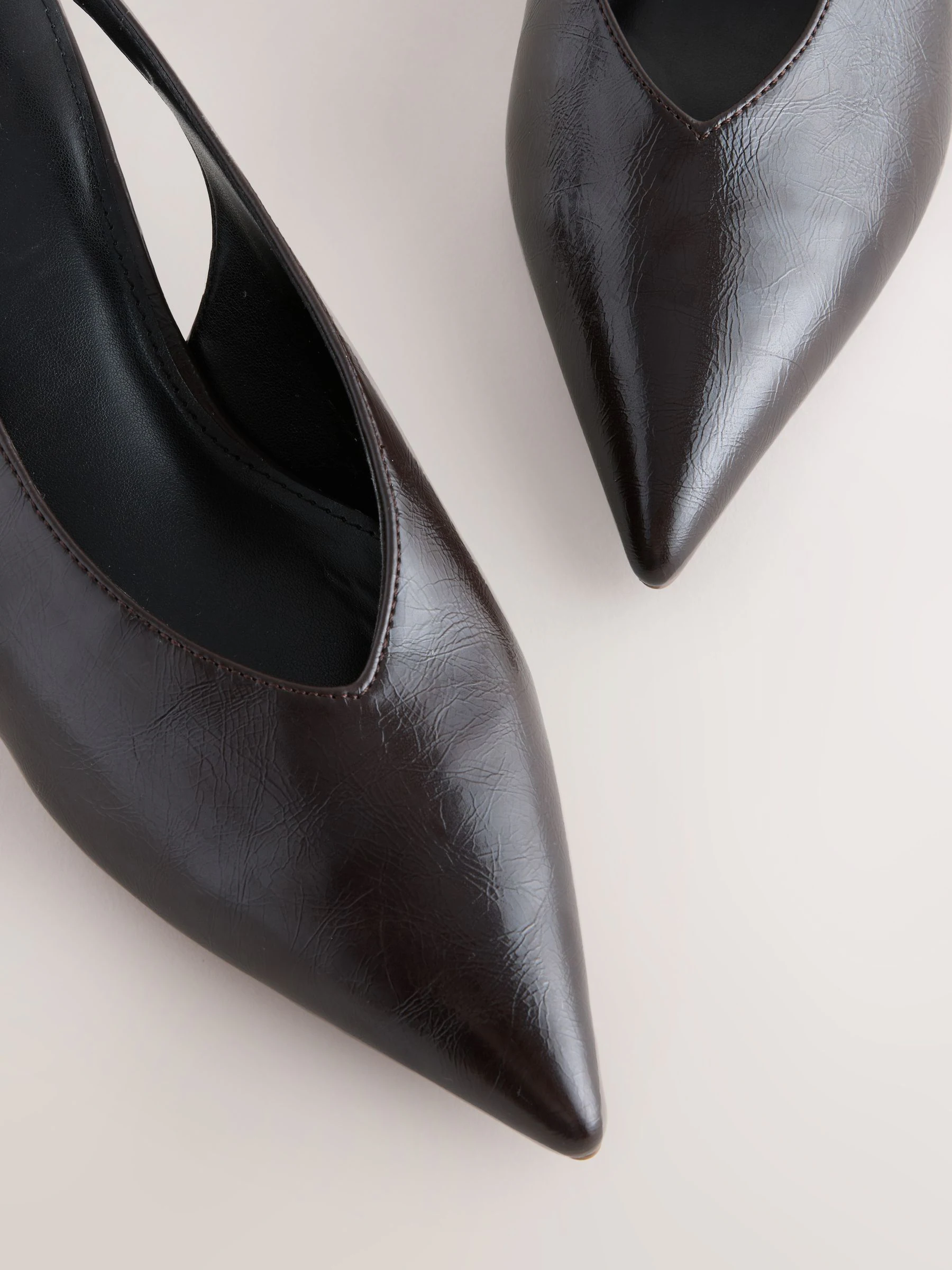 Chocoladebruin - Punt Toe Lage Slingback Naaldhak Schoenen