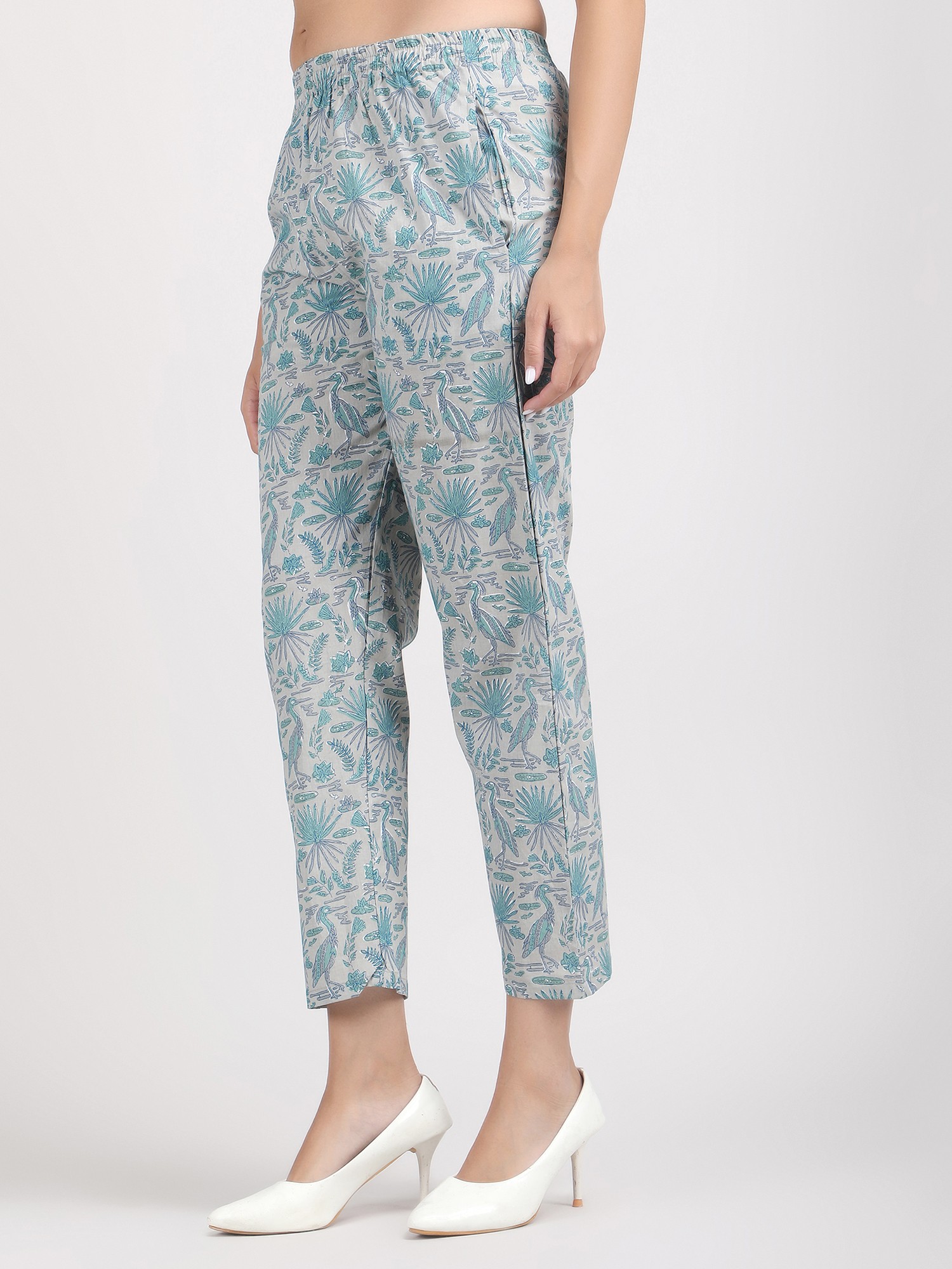 Panti 'Deepa' grau-blau, in 4 Größen günstig bestellen