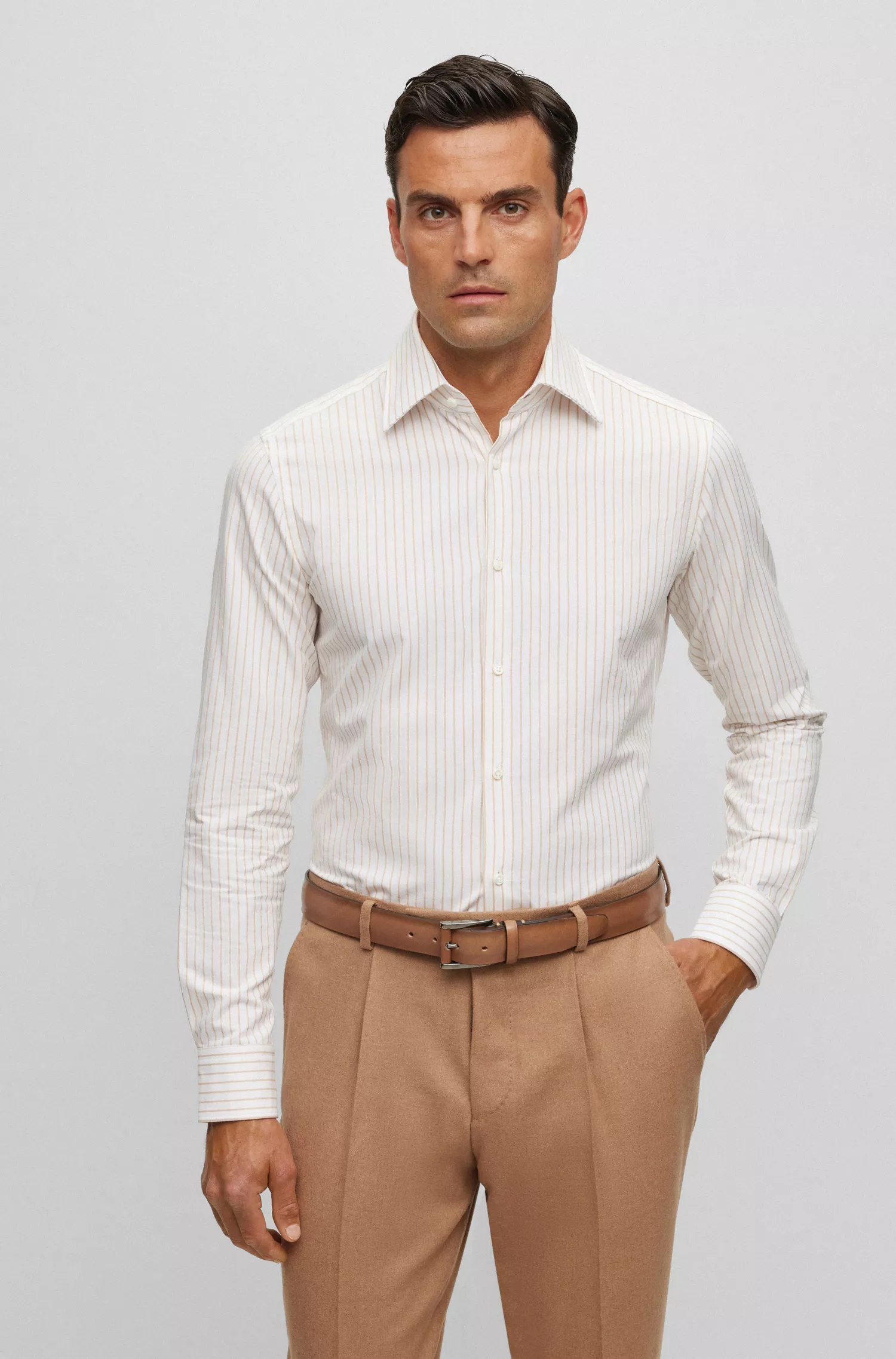 Camisa BOSS Camel Slim-fit em sarja de algodão listrada