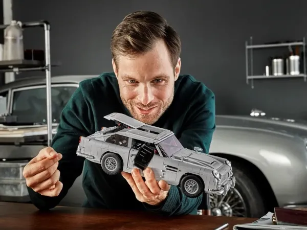 LEGO Creator Expert 10262 James Bond™ Aston Martin DB5