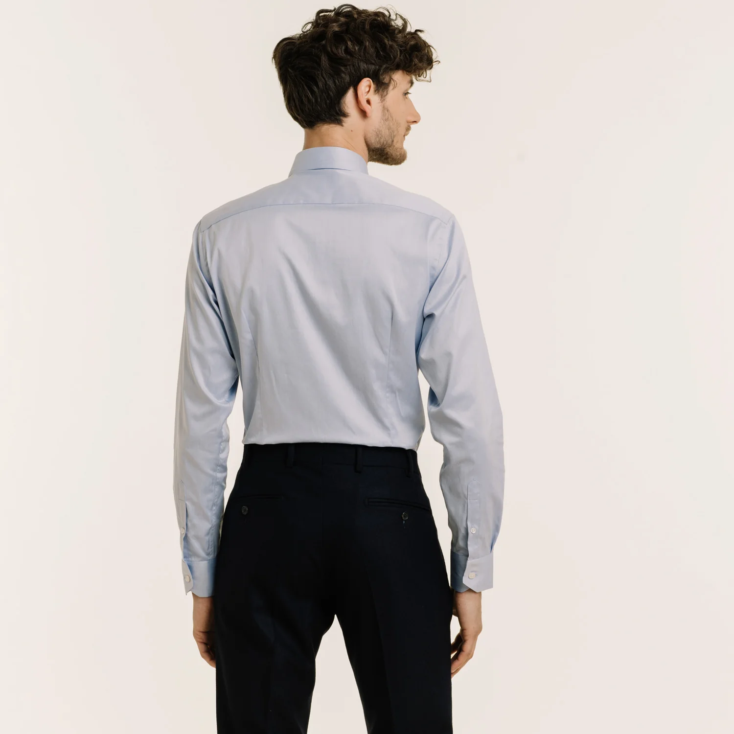 Fitted shirt in blue double-twisted twill
