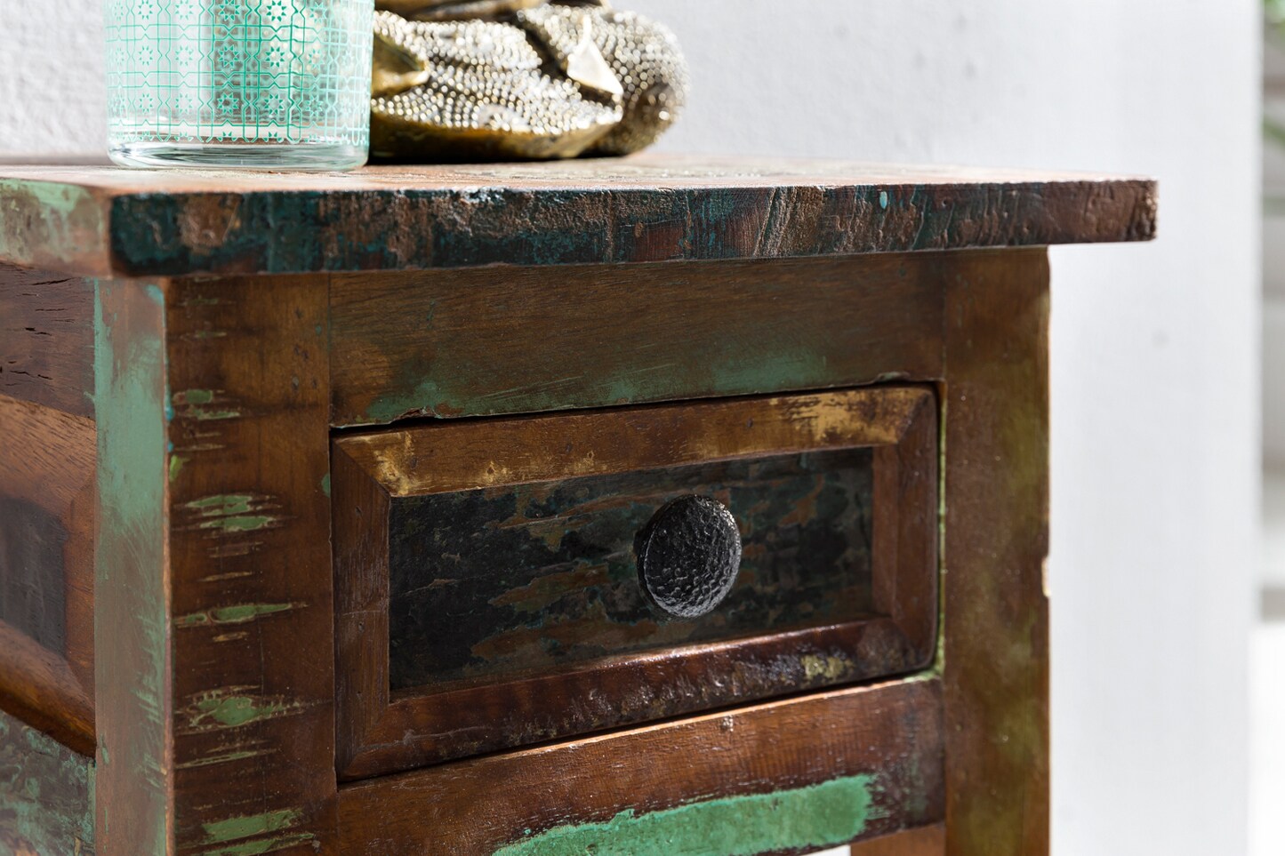 KADIMA DESIGN Shabby-Chic Beistelltisch Mangoholz - Schublade, Braun, 30 kg Traglast, Handgefertigt, KADIMA DESIGN