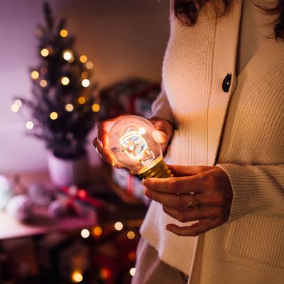 Lampe de table en forme d’ampoule santa claus