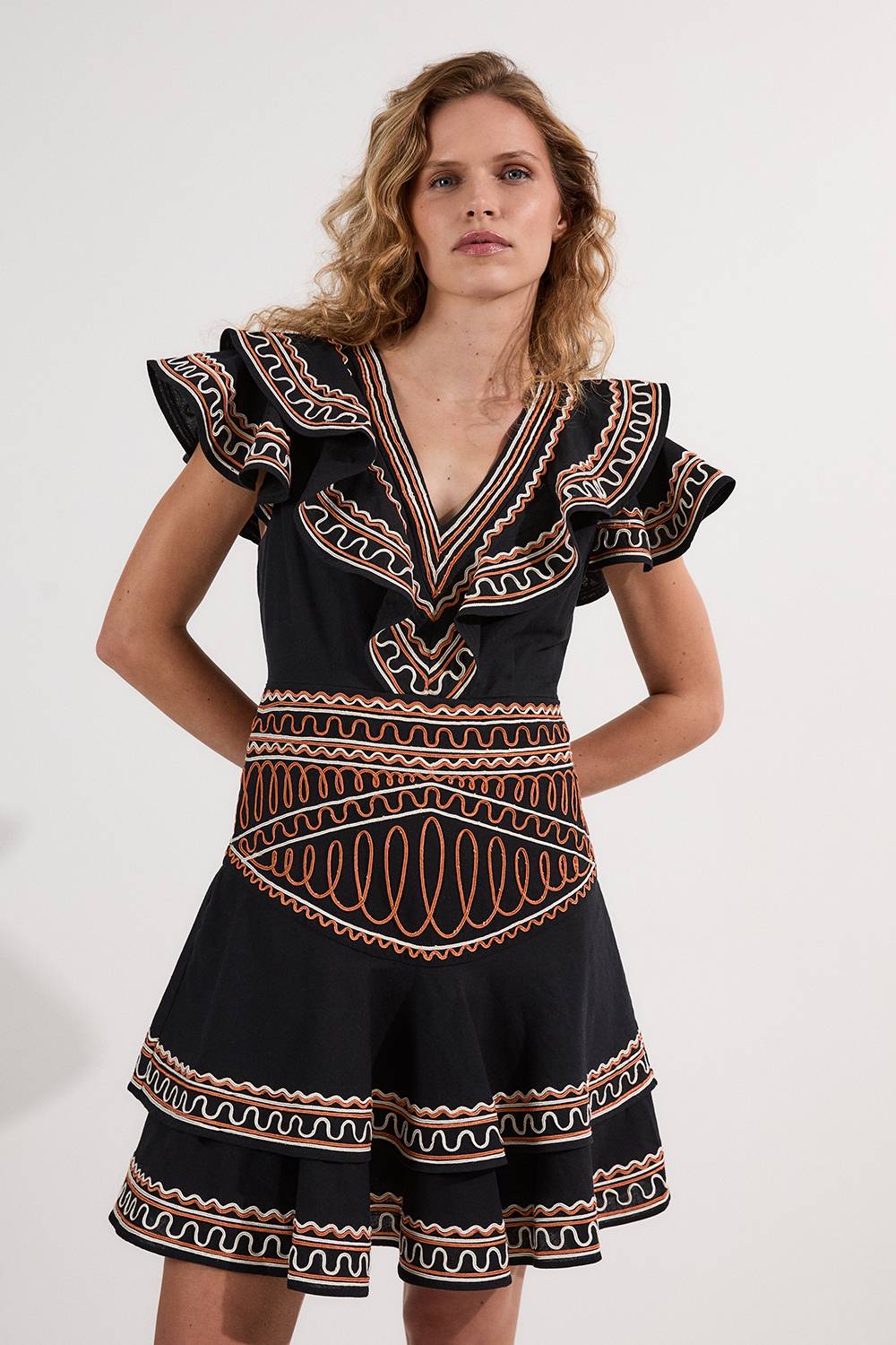 KarenMillen Robe mini en lin de coton brodé tissé à décolleté plongeant